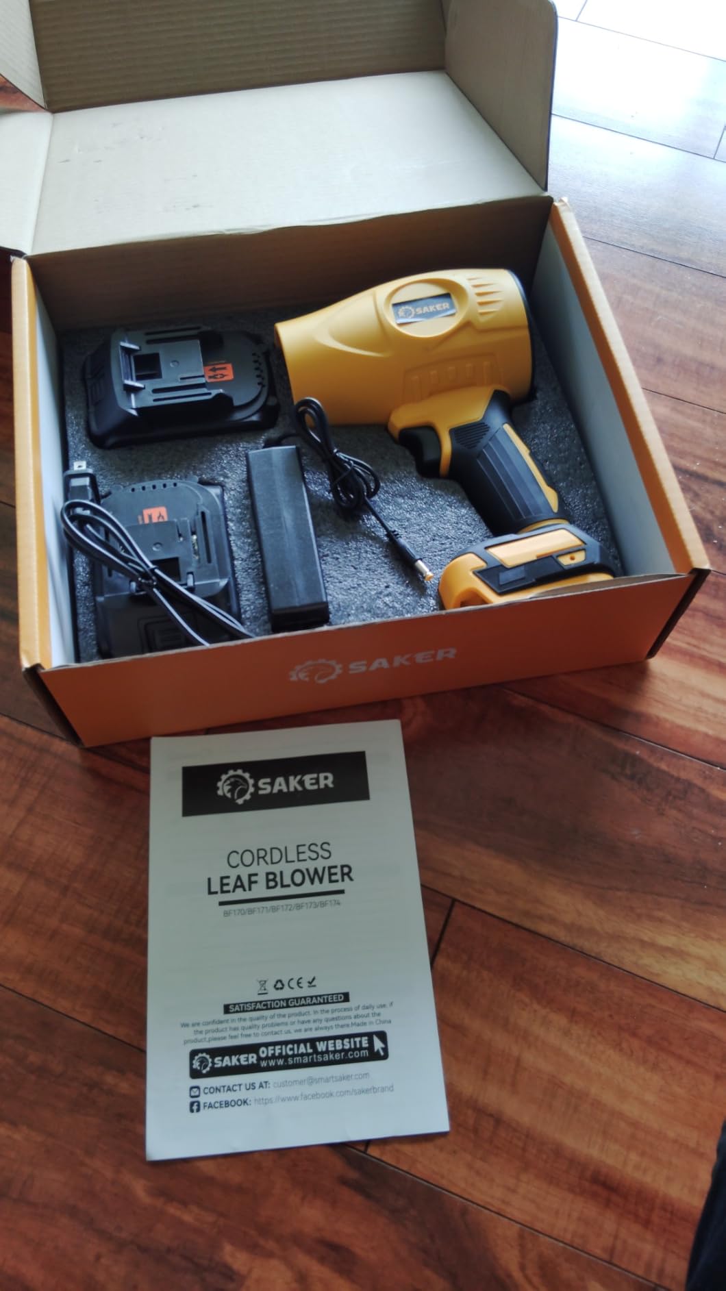 Saker Handheld Cordless Leaf Blower Portable Dust Cleaner 180000 RPM Compressed Air Duster with Adjustable Speed for Drying Patio Cleaning Camping 2 x 4.0Ah Battery Yellow Customer Review Saker Handheld Cordless Leaf Blower Portable Dust Cleaner 180000 RPM Compressed Air Duster with Adjustable Speed for Drying Patio Cleaning Camping 2 x 4.0Ah Battery Yellow - Customer Photo 1