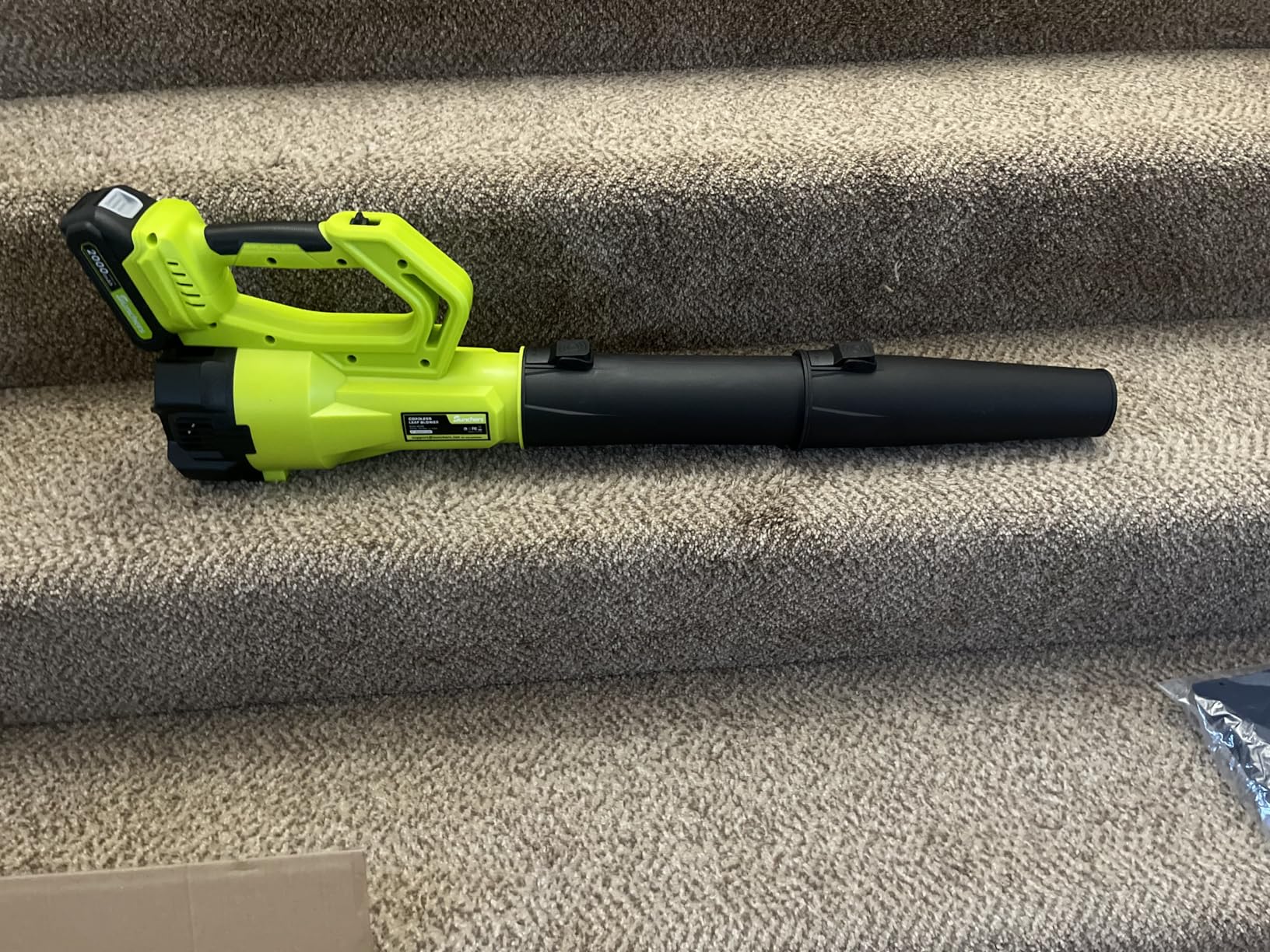 Leaf Blower Cordless with 2 Batteries and Charger, Electric Battery Powered Cordless Leaf Blower, Portable Lightweight Handhold Blowers for Blowing Leaves, Patio Cleaning, Lawn Care and Dust Customer Review Leaf Blower Cordless with 2 Batteries and Charger, Electric Battery Powered Cordless Leaf Blower, Portable Lightweight Handhold Blowers for Blowing Leaves, Patio Cleaning, Lawn Care and Dust - Customer Photo 1