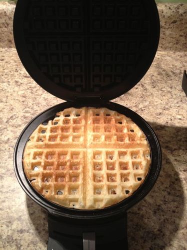 Cuisinart Waffle Maker, 1250W Round Classic Waffle Iron, 5-Setting Adjustable Browning Control, WMR-CANAS, Brushed Stainless Customer Review Cuisinart Waffle Maker, 1250W Round Classic Waffle Iron, 5-Setting Adjustable Browning Control, WMR-CANAS, Brushed Stainless - Customer Photo 4