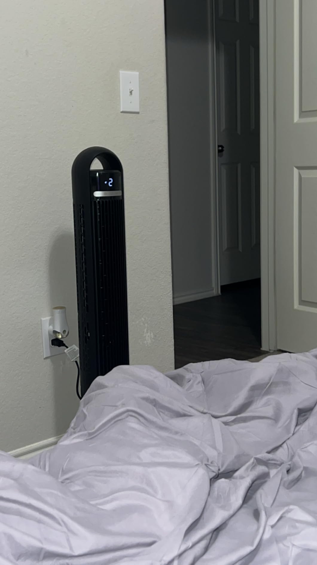 Dreo Tower Fan for Bedroom, 90° Oscillating Standing Fans for Room with 4 Speeds, 3 Modes, 28dB Quiet for Sleep, 25ft/s Velocity, 8H Timer, Remote, Living Room, Office, Home, Black, TF117 Customer Review Dreo Tower Fan for Bedroom, 90° Oscillating Standing Fans for Room with 4 Speeds, 3 Modes, 28dB Quiet for Sleep, 25ft/s Velocity, 8H Timer, Remote, Living Room, Office, Home, Black, TF117 - Customer Photo 2