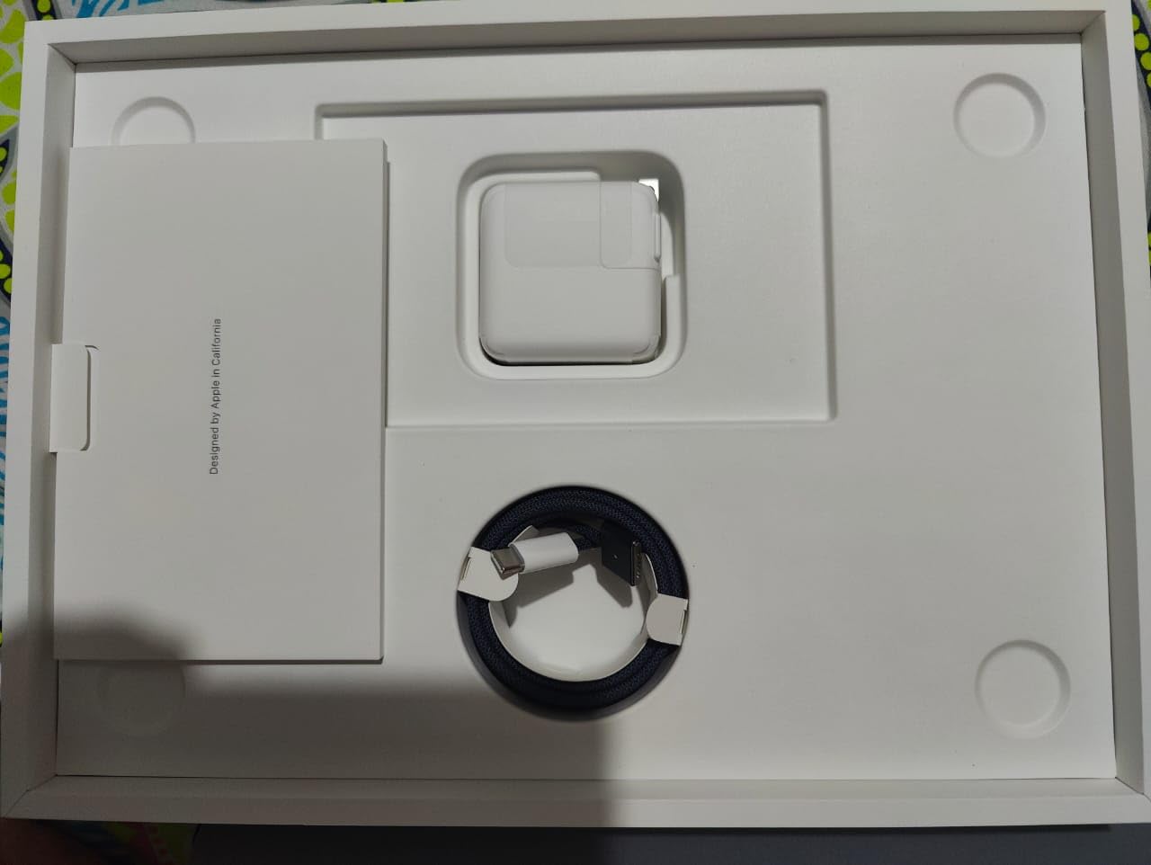 Apple 2025 MacBook Air 13-inch Laptop with M4 chip: Built for Apple Intelligence, 13.6-inch Liquid Retina Display, 16GB Unified Memory, 256GB SSD Storage, 12MP Center Stage Camera, Touch ID; Silver - Customer Photo 2