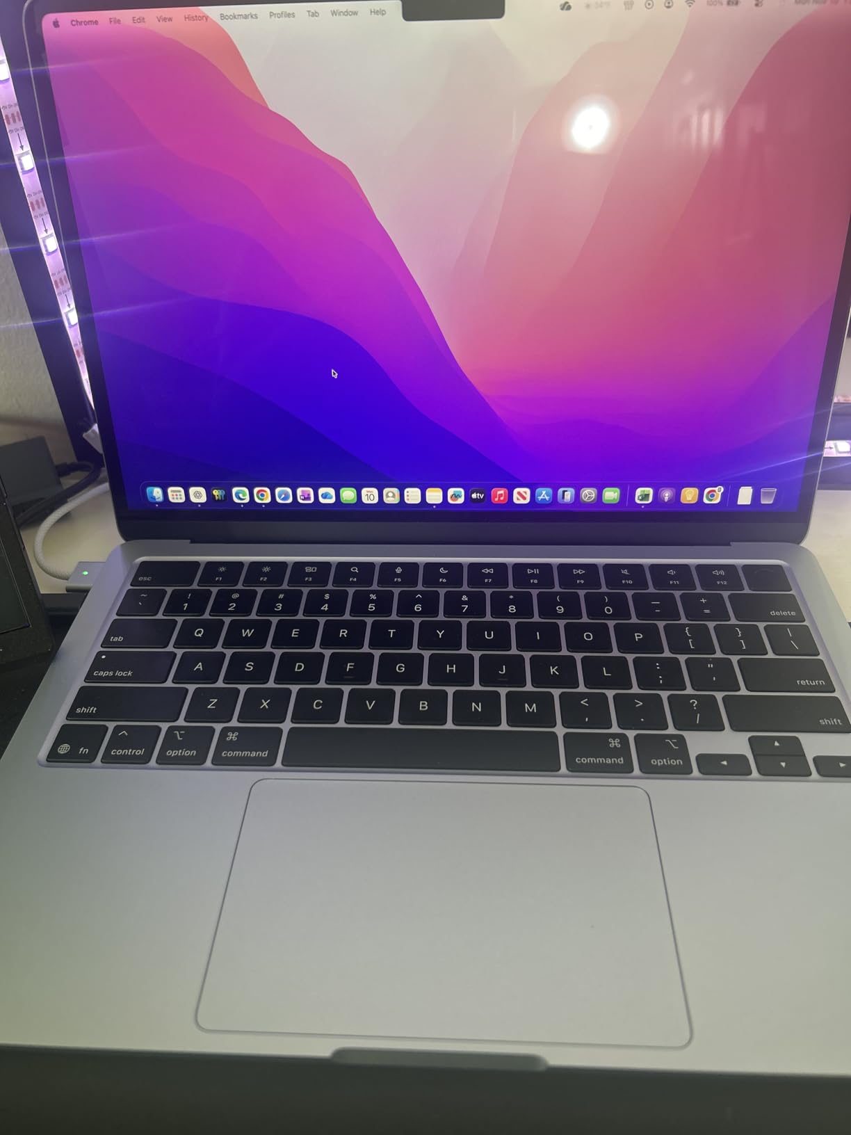 2025 MacBook Air 13-inch Laptop with M4 chip: Built for Apple Intelligence, 13.6-inch Liquid Retina Display, 16GB Unified Memory, 512GB SSD Storage, 12MP Center Stage Camera, Touch ID; Midnight - Customer Photo 1