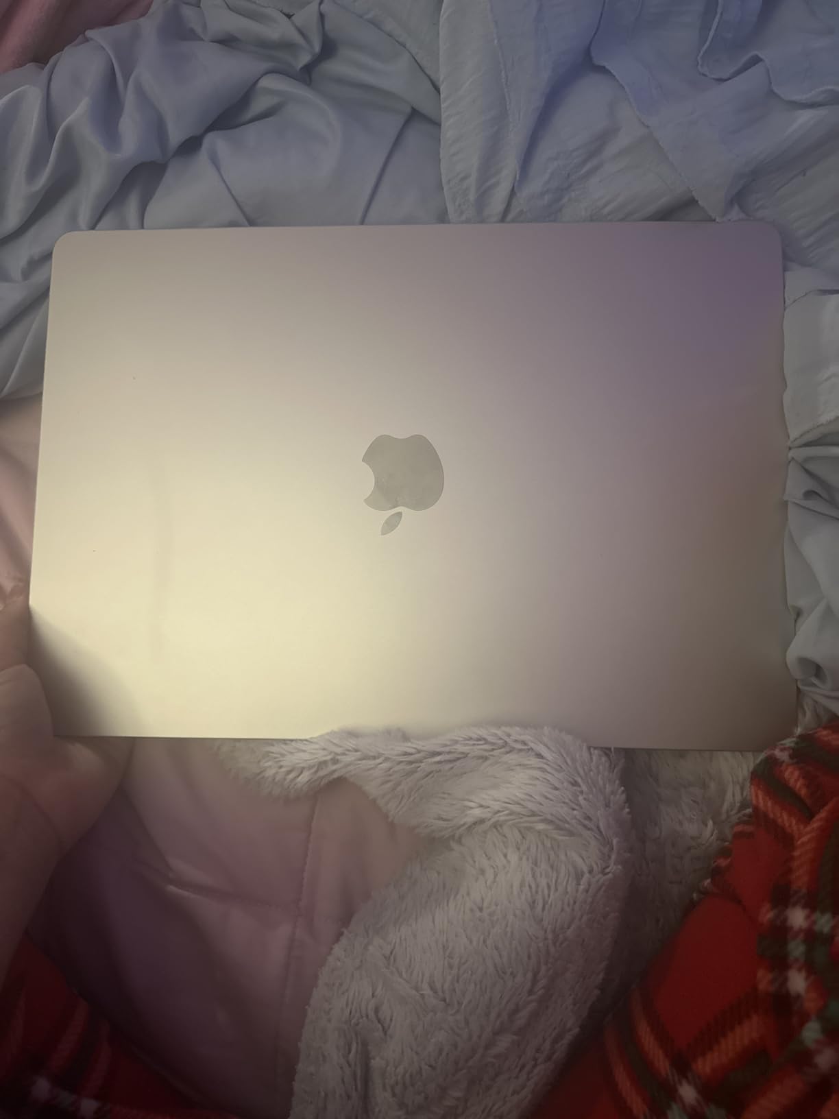 Apple 2025 MacBook Air 15-inch Laptop with M4 chip: Built for Apple Intelligence, 15.3-inch Liquid Retina Display, 16GB Unified Memory, 256GB SSD Storage, 12MP Center Stage Camera, Touch ID; Midnight Customer Review Apple 2025 MacBook Air 15-inch Laptop with M4 chip: Built for Apple Intelligence, 15.3-inch Liquid Retina Display, 16GB Unified Memory, 256GB SSD Storage, 12MP Center Stage Camera, Touch ID; Midnight - Customer Photo 2