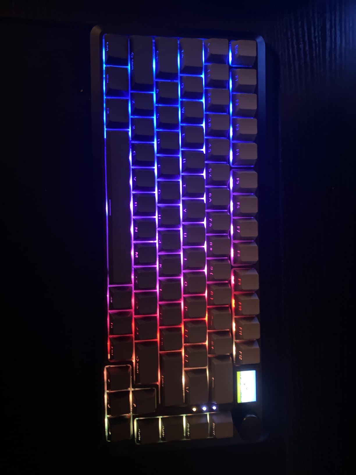 Redragon K708 Pro Wireless Mechanical Gaming Keyboard - Gasket-Mounted RGB Backlit, 81 Customizable Keys, 3-Mode (2.4G/Bluetooth/USB), Hot-Swap Pre-Lubed Switches, Screen & Control Knob - White Green - Customer Photo 2