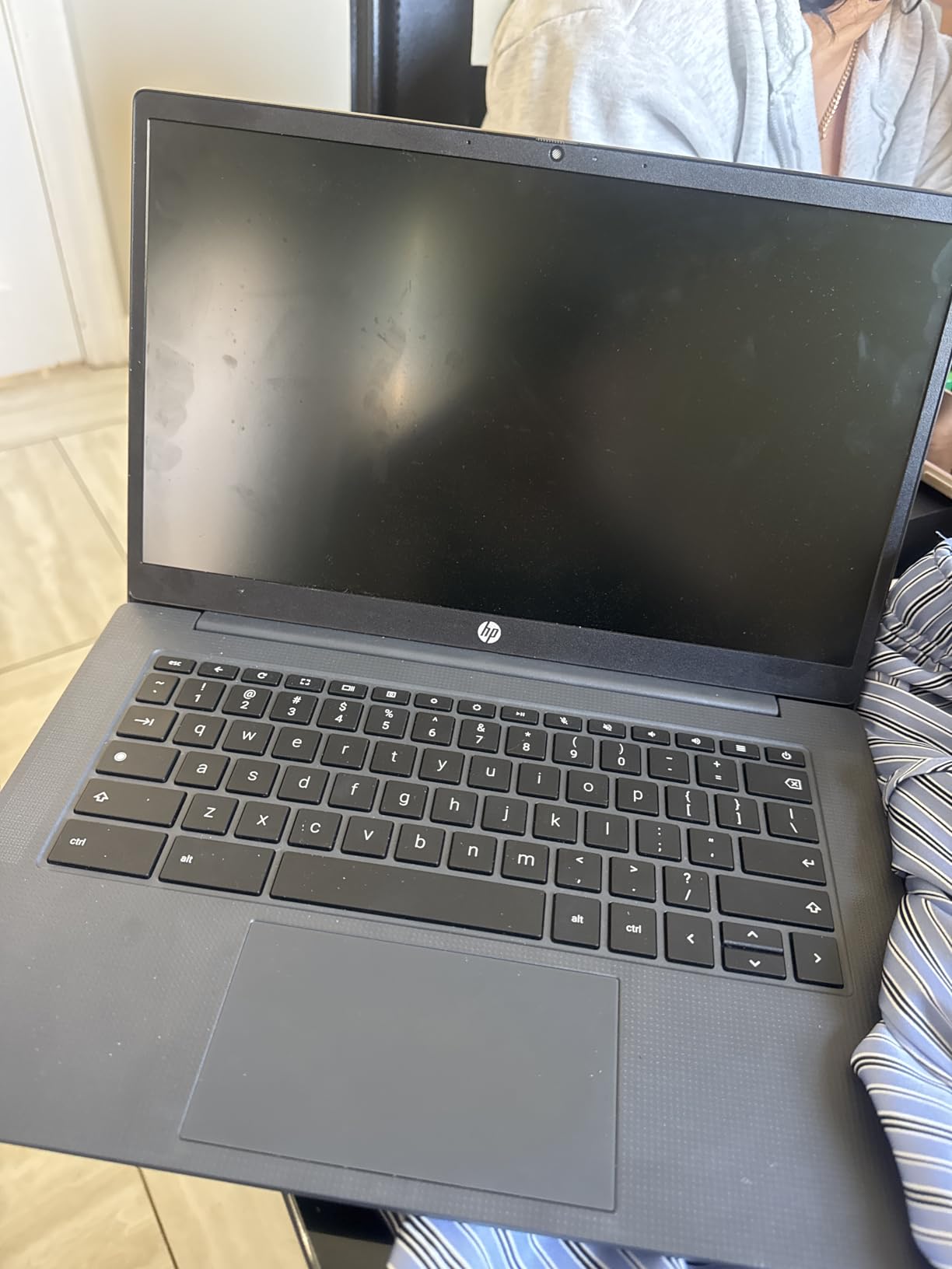 HP Chromebook 14 inch Laptop, HD Display, Intel Processor N100, 8 GB RAM, 128 GB UFS, Intel UHD Graphics, Chrome OS, Chalkboard Gray, 14a-nf0099nr Customer Review HP Chromebook 14 inch Laptop, HD Display, Intel Processor N100, 8 GB RAM, 128 GB UFS, Intel UHD Graphics, Chrome OS, Chalkboard Gray, 14a-nf0099nr - Customer Photo 1