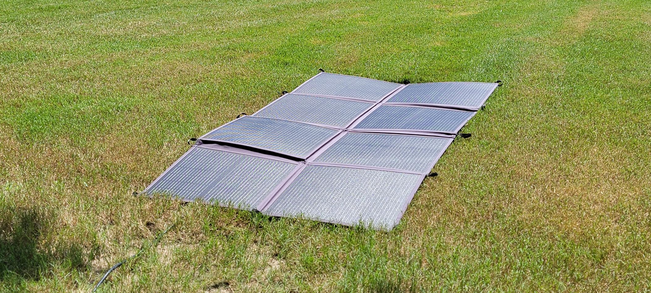 Renogy 400W Portable Solar Panel Blanket, 25% High Efficiency N-Type Foldable Solar Panel Charger for Power Station,Lightweight 16-Fold Space Save, Fast Setup for Camping, RV, Pickup, Marine Off-Grid - Customer Photo 1