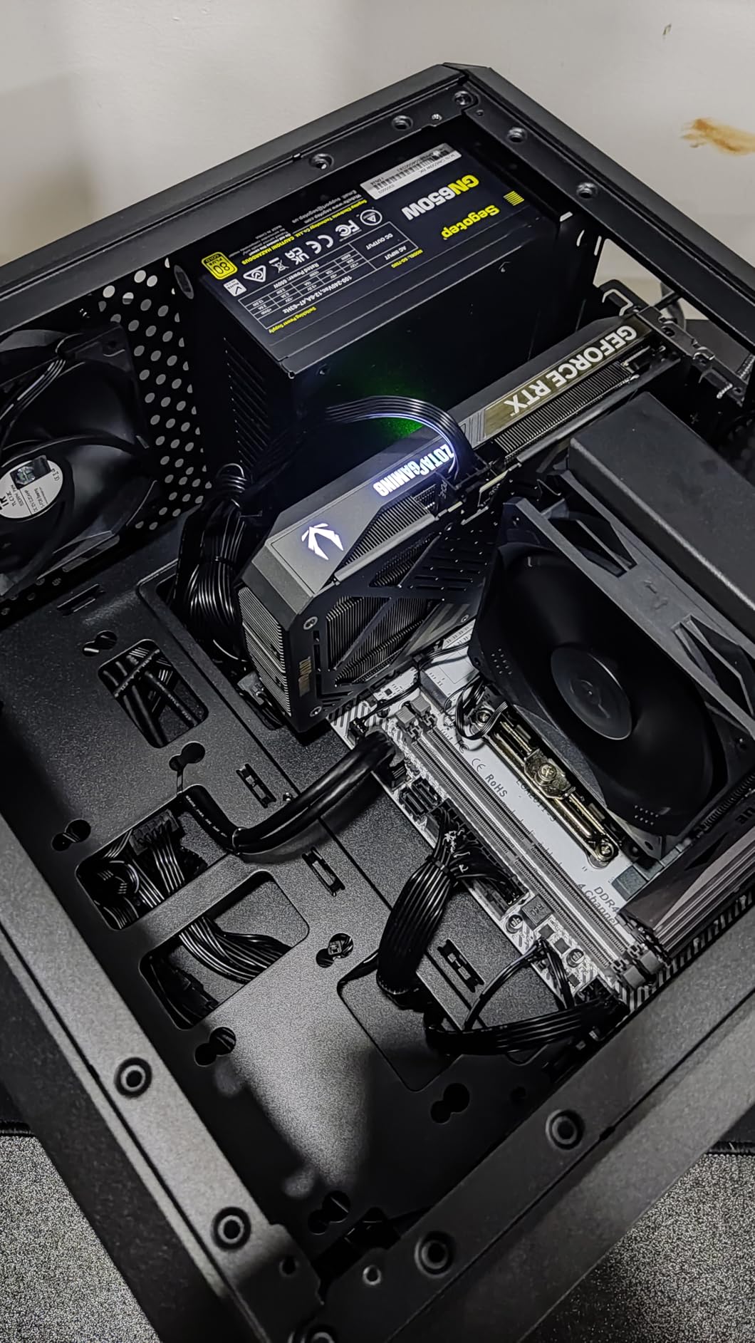 ZOTAC Gaming GeForce RTX 5060 Ti 16GB AMP DLSS 4 16GB GDDR7 128-bit 28 Gbps PCIE 5.0 Gaming Graphics Card, IceStorm 2.0 Cooling, White LED Lighting, ZT-B50620F-10M - Customer Photo 1