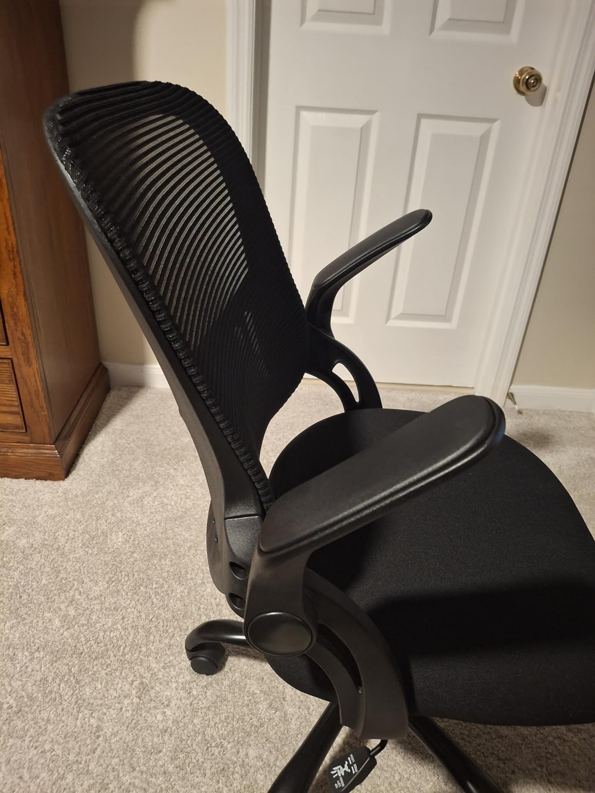 Sweetcrispy Office Computer Desk Chair, Ergonomic Mid-Back Mesh Rolling Work Swivel Task Chairs with Wheels, Comfortable Lumbar Support, Comfy Flip-up Arms for Home, Bedroom, Study, Student, Black - Customer Photo 2