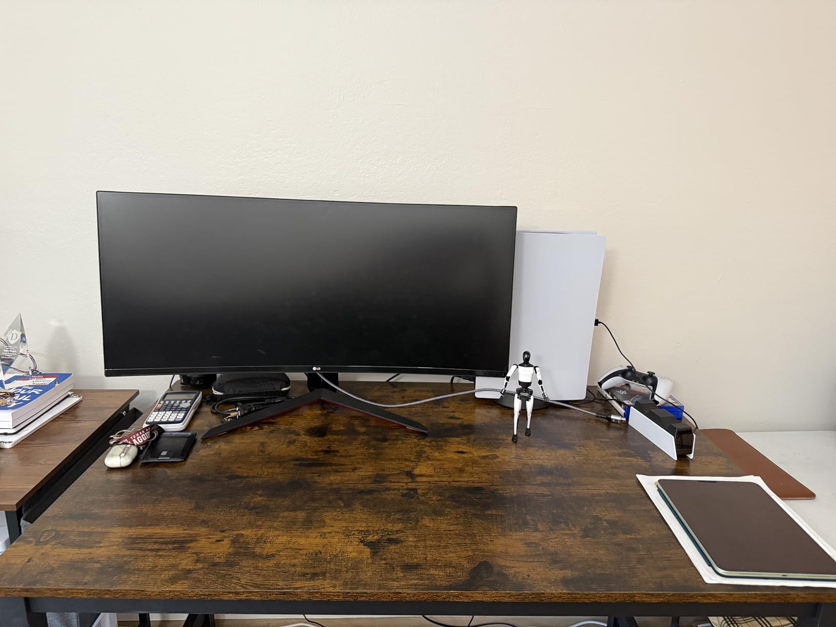 VASAGLE Dining Table, Dining Room Table for 4-6 People, Modern Farmhouse, for Kitchen, Quick Assembly, Heat-Resistant Surface, 29.5 x 55.1 x 29.5 Inches, Natural Walnut and Ink Black UKDT100K02V1 - Customer Photo 2