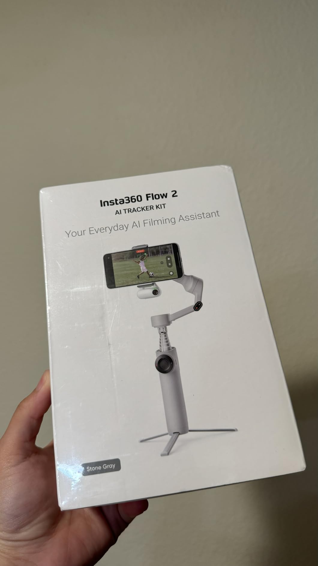Insta360 Flow 2 White - Foldable AI Gimbal for iPhone, AI Tracking, Multi-Person Tracking, Built-in Tripod/Selfie Stick, Remote Control, iPhone/Android Portable Stabilizer - Customer Photo 1