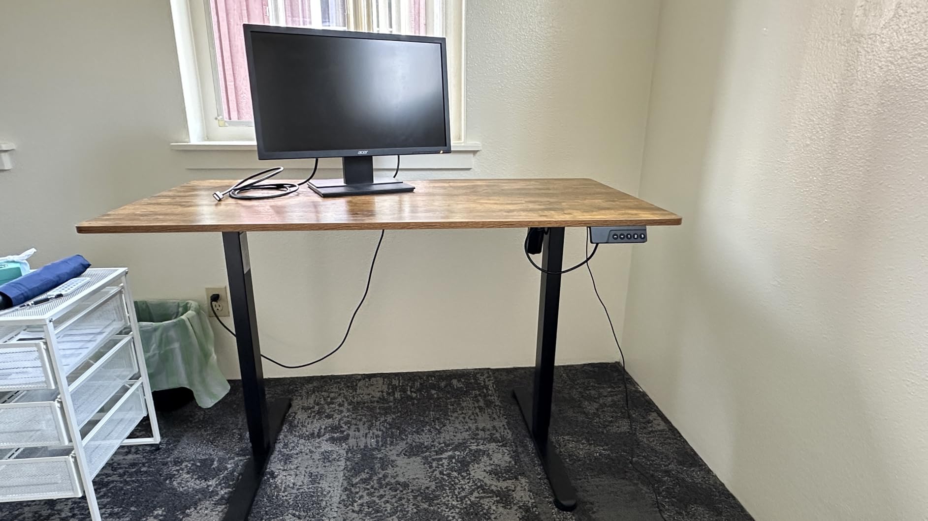 FEZIBO Standing Desk, 55 × 24 Inches Electric Height Adjustable, Sit Stand Up Desk, Home Office Desk with Splice Board, Black Frame/Rustic Brown TOP - Customer Photo 2