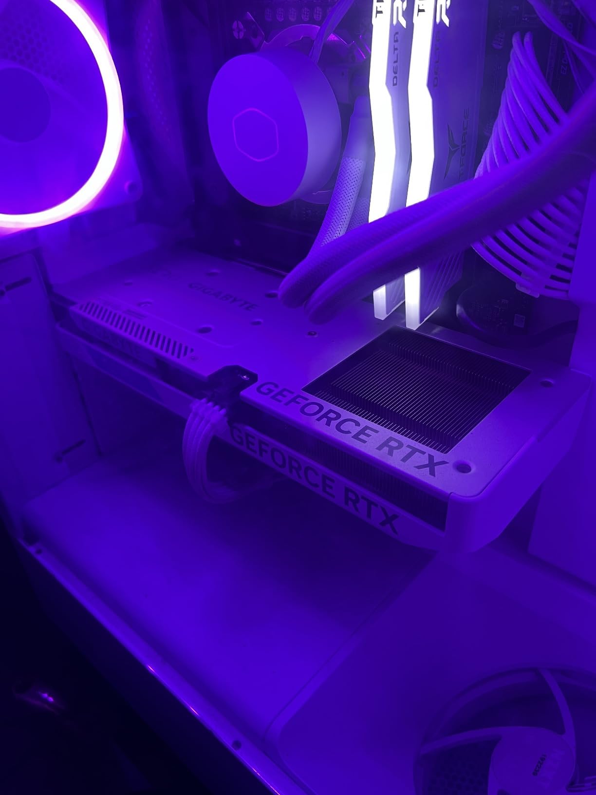 GIGABYTE GeForce RTX 5060 AERO OC 8G Graphics Card, 8GB 128-bit GDDR7, PCIe 5.0, WINDFORCE Cooling System, GV-N5060AERO OC-8GD Video Card - Customer Photo 4