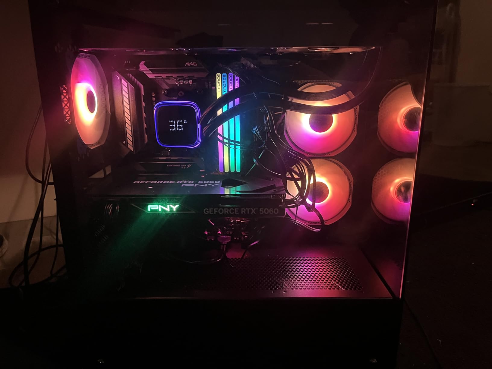 PNY NVIDIA GeForce RTX™ 5060 Epic-X™ ARGB OC Triple Fan, Graphics Card (8GB GDDR7, 128-bit, SFF-Ready, PCIe® 5.0, HDMI®/DP 2.1, 2-Slot, NVIDIA Blackwell Architecture, DLSS 4) - Customer Photo 4