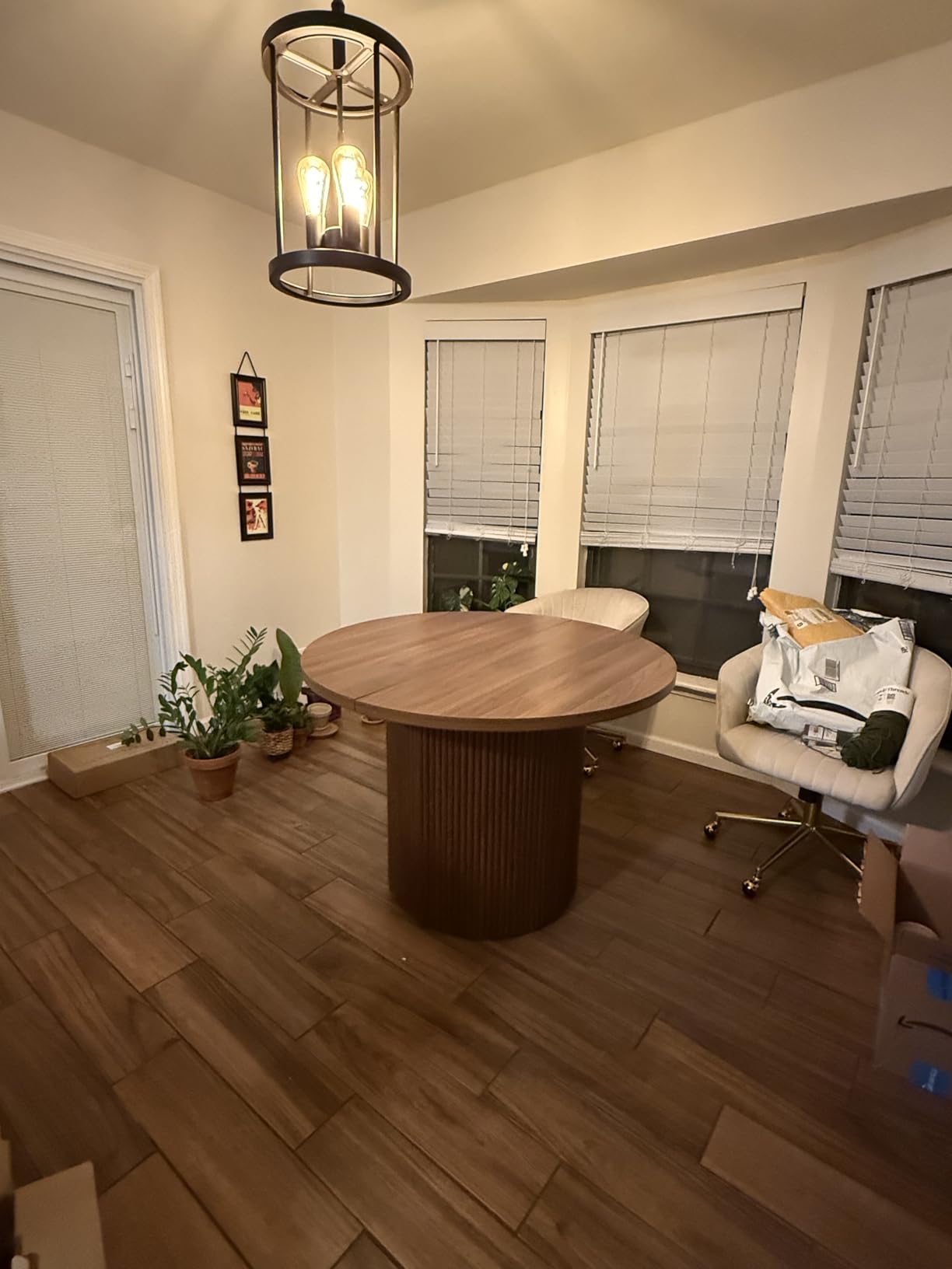 41 in-78 in Extendable Dining Room Table for 4-8, Round Expandable Kitchen Table with Fluted Base, Modern Farmhouse Oval Dinner Tables for Dining Room Kitchen Living Room (Walnut) - Customer Photo 1