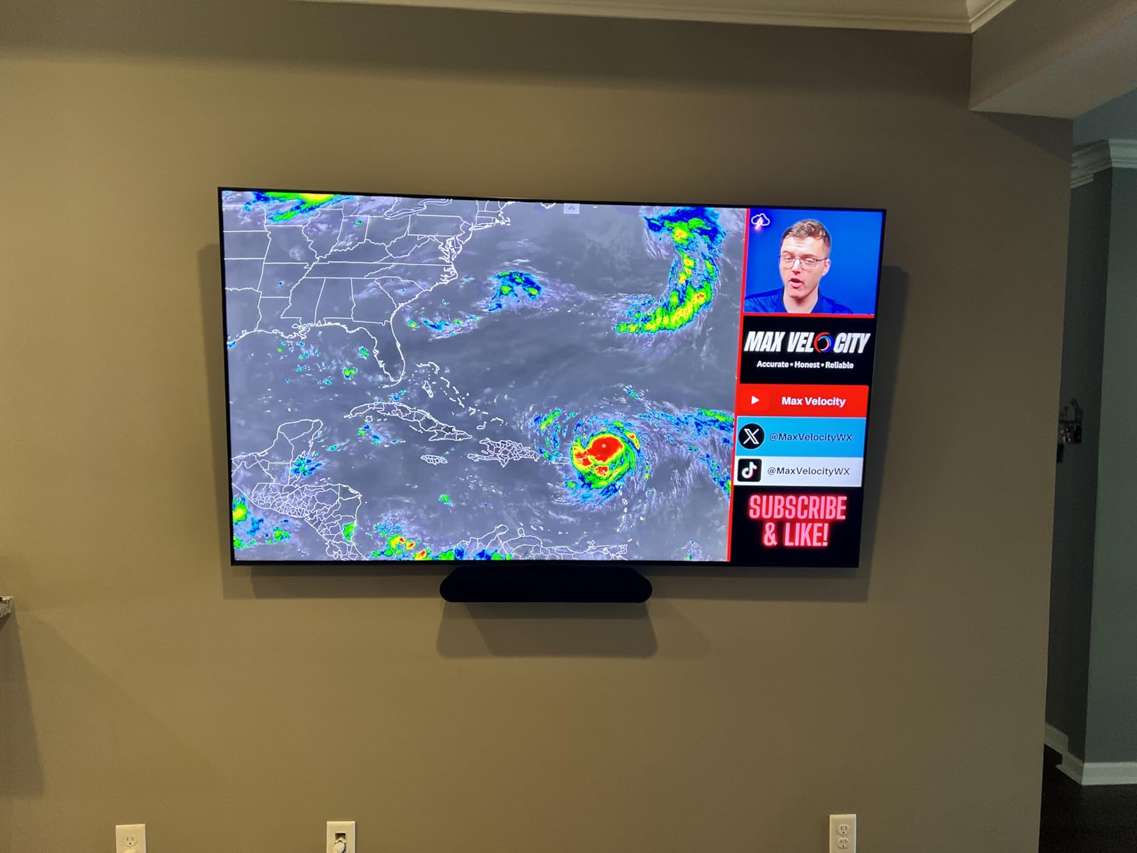 INSIGNIA 24 INSIGNIA 24