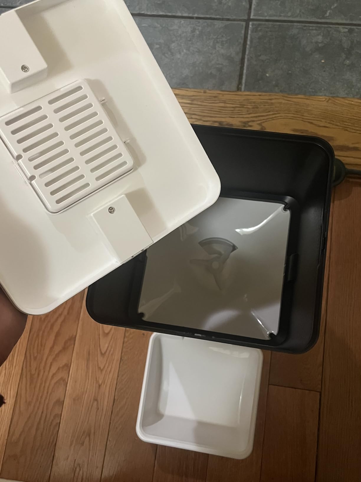 Automatic Dog Feeder with Camera: 8L/33 Cups 5G WiFi Timed Food Dispenser for Medium Dogs - 1080P HD Night Vision Video Recording 2-Way Audio APP Control - Customer Photo 2