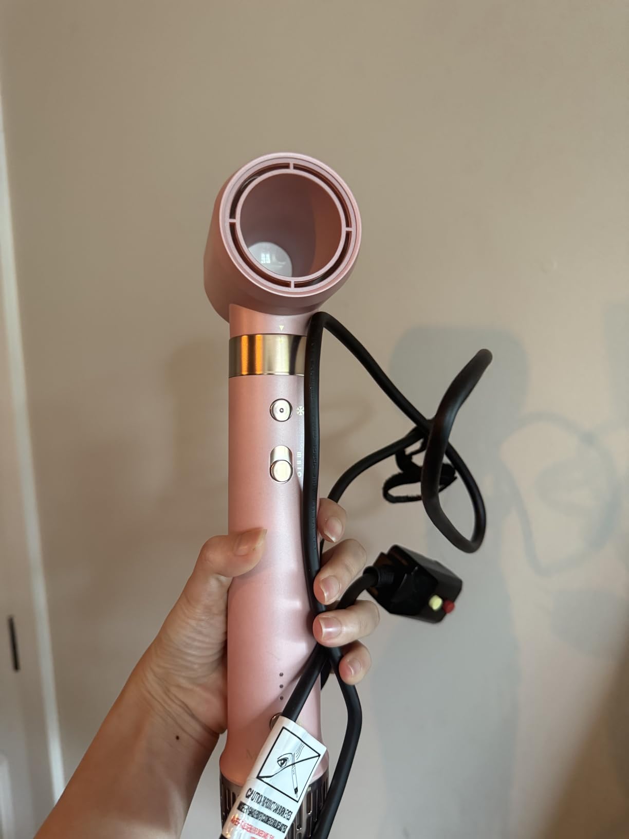 StyleVibe 6-in-1 Air Styler, Hair Dryer & Blow Dryer Brush with Auto Wrap Curl L/R, Fast Drying, Smooth Blowouts, Root-Lift Volume, No Heat Damage Frizz-Free Thermal Brush with Travel Bag Customer Review StyleVibe 6-in-1 Air Styler, Hair Dryer & Blow Dryer Brush with Auto Wrap Curl L/R, Fast Drying, Smooth Blowouts, Root-Lift Volume, No Heat Damage Frizz-Free Thermal Brush with Travel Bag - Customer Photo 2