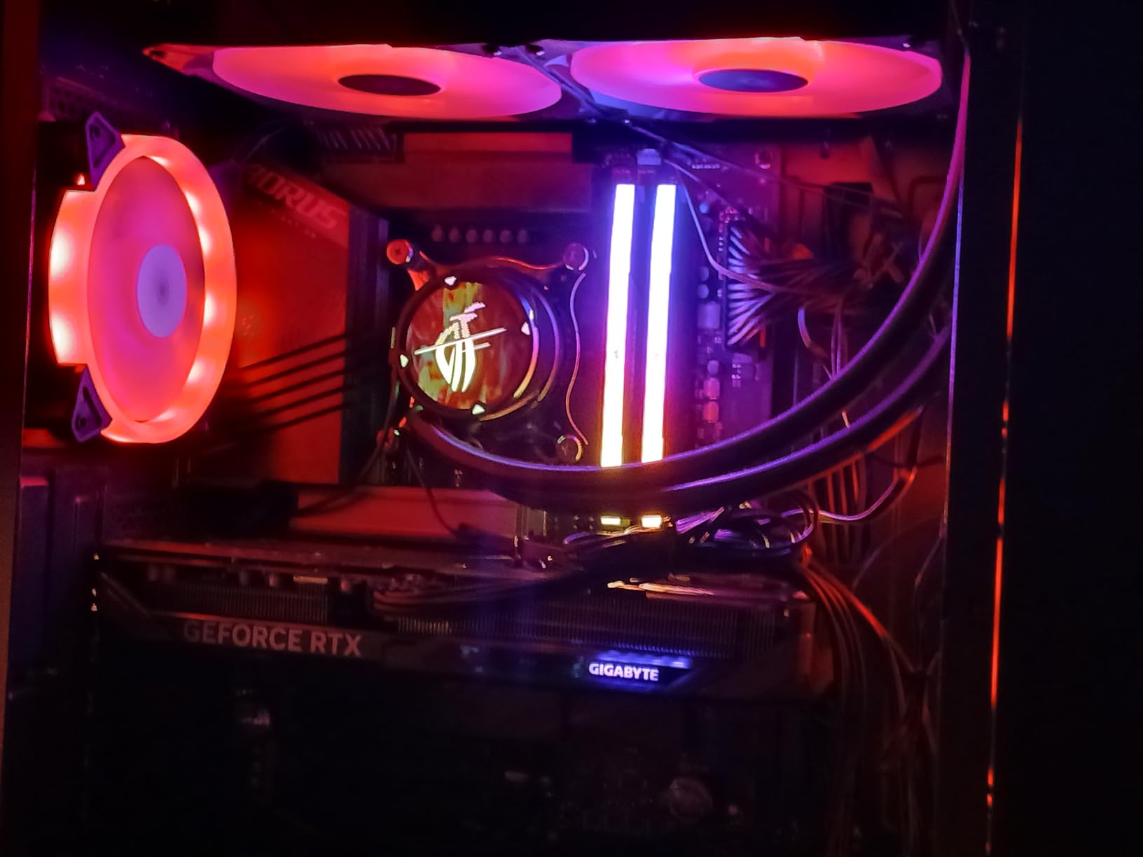 GIGABYTE GeForce RTX 5060 Ti WINDFORCE MAX OC 16G Graphics Card, 16GB 128-bit GDDR7, PCIe 5.0, WINDFORCE Cooling System, GV-N506TWF2MAX OC-16GD Video Card - Customer Photo 2