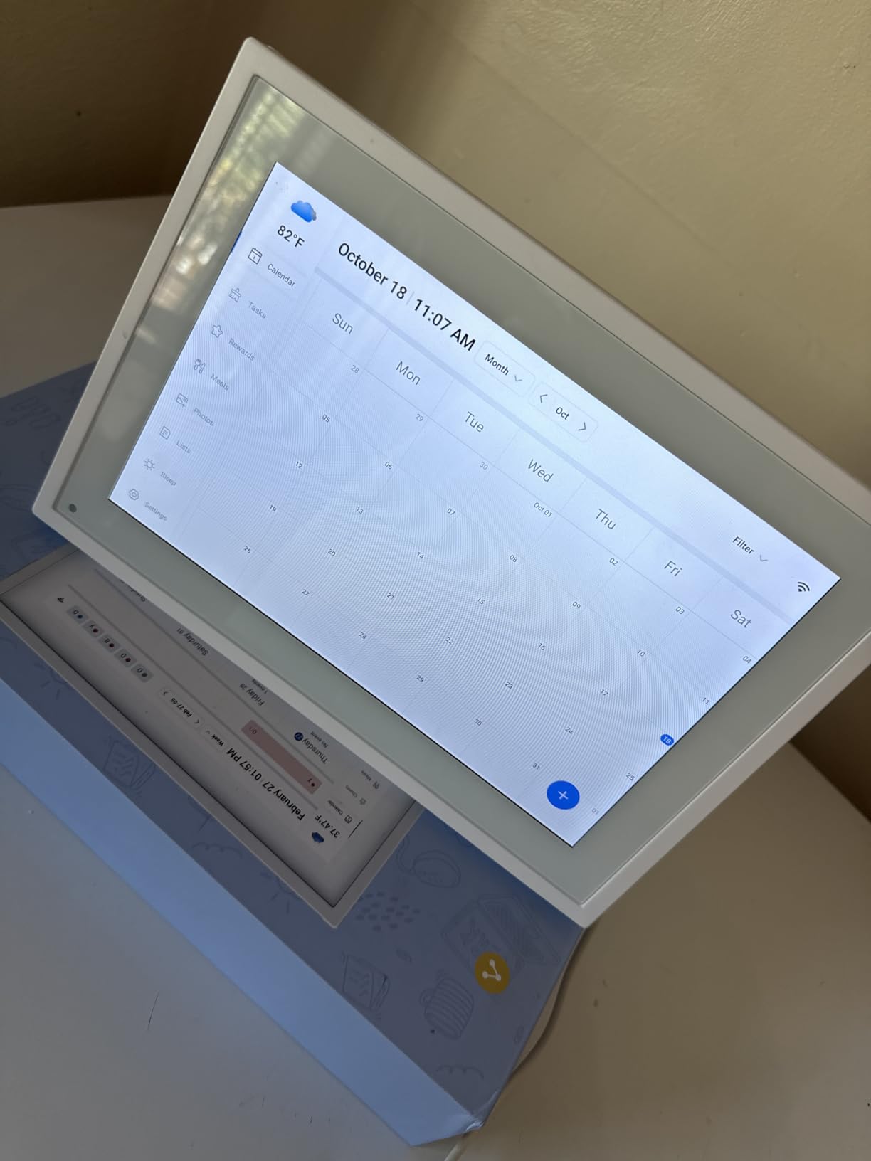 10.1 Inch WiFi Digital Calendar, Smart Touchscreen Interactive Display for Family Schedules Chore Chart, Meal Planner, To Do List, Smart Sync Switchable Digital Photo Frame Desk-Standing - Customer Photo 1