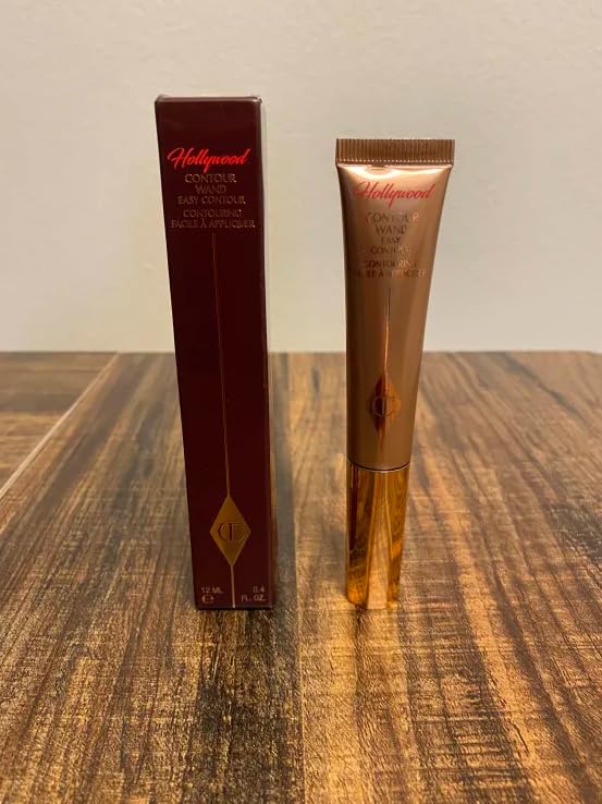 Charlotte Tilbury Hollywood Liquid Contour Wand - Easy-to-Use Contour Stick & Liquid Bronzer for Sculpting & Shaping - Leaves a Natural-Looking Sculpted Finish - Customer Photo 2