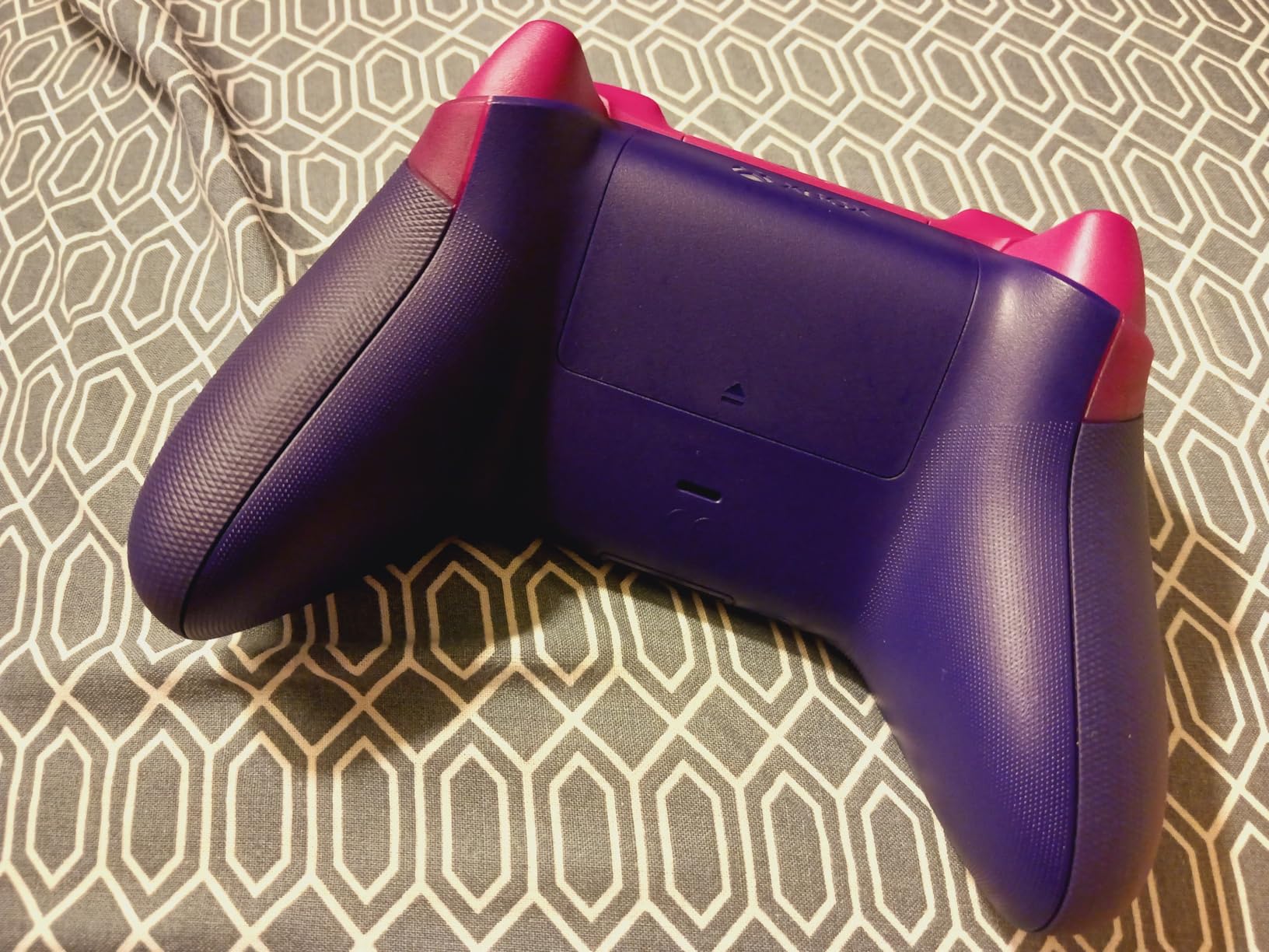 Microsoft Xbox Wireless Controller Storm Breaker Special Edition - Wireless & Bluetooth Connectivity - New Hybrid D-Pad - New Share Button - Featuring Textured Grip - Customer Photo 1