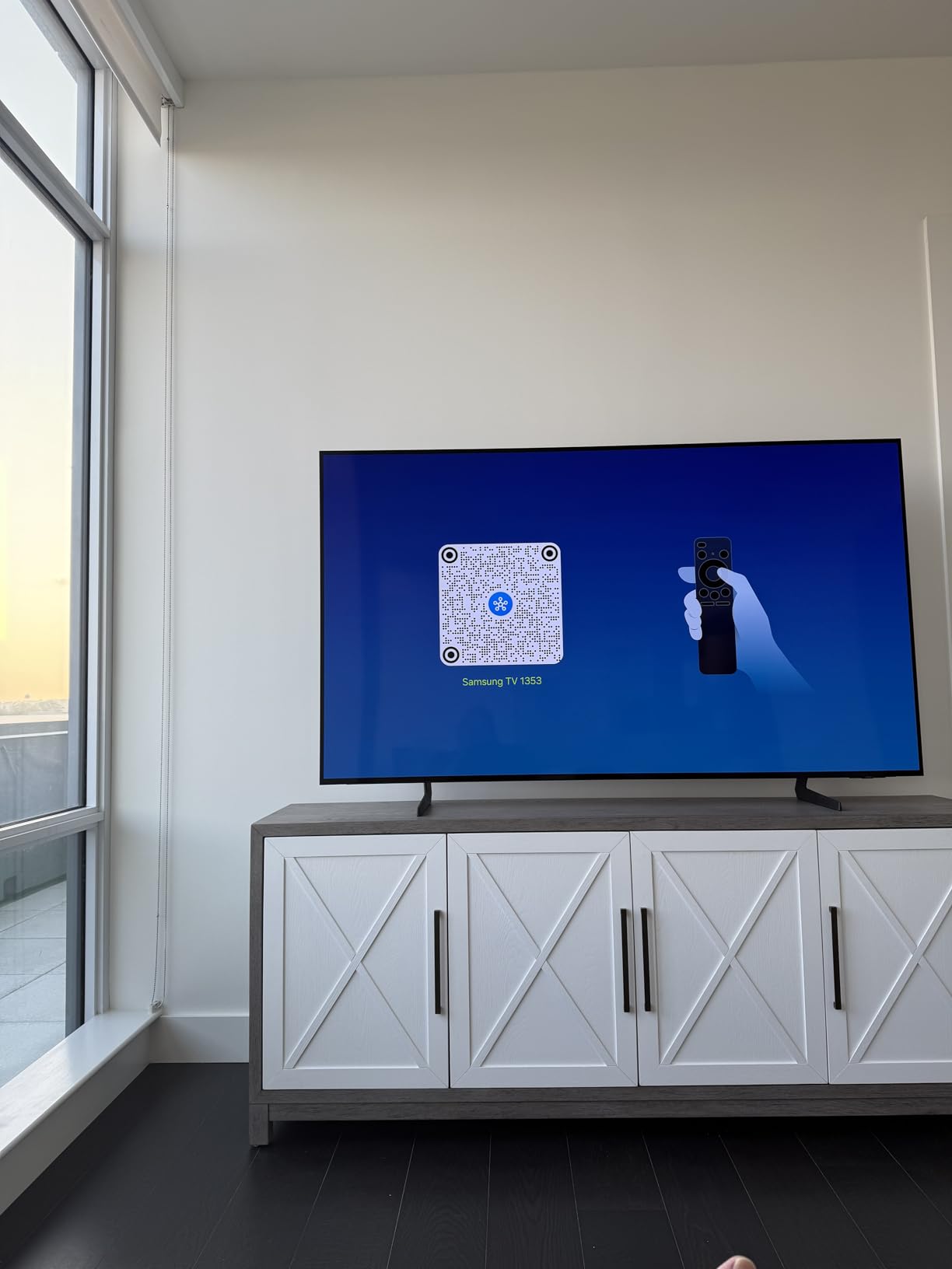 SAMSUNG 77-Inch Class OLED S84F Series Samsung Vision AI Smart TV (2025 Model, 77S84F) NQ4 AI Gen2 Processor, 4K AI Upscaling, OLED HDR, Pantone Validated, Motion Xcelerator 120Hz - Customer Photo 4