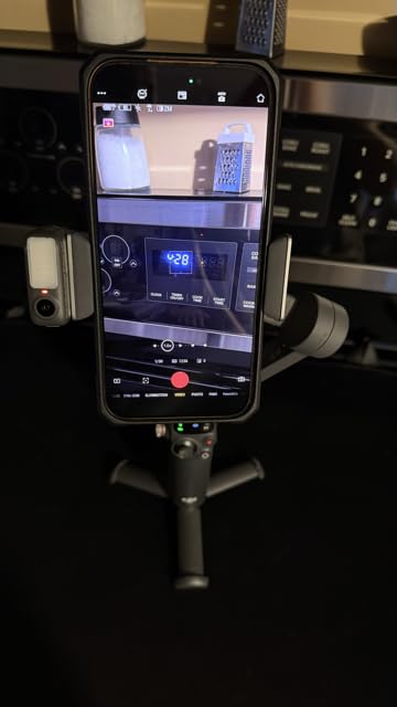 DJI Osmo Mobile 8 Gimbal Stabilizer for Phone, Native Tracking with Apple DockKit, 360° Pan Rotation, Built-in Extension Rod & Tripod, 10h Battery, Extension Rod, Foldable 3-Axis Stabilization - Customer Photo 1