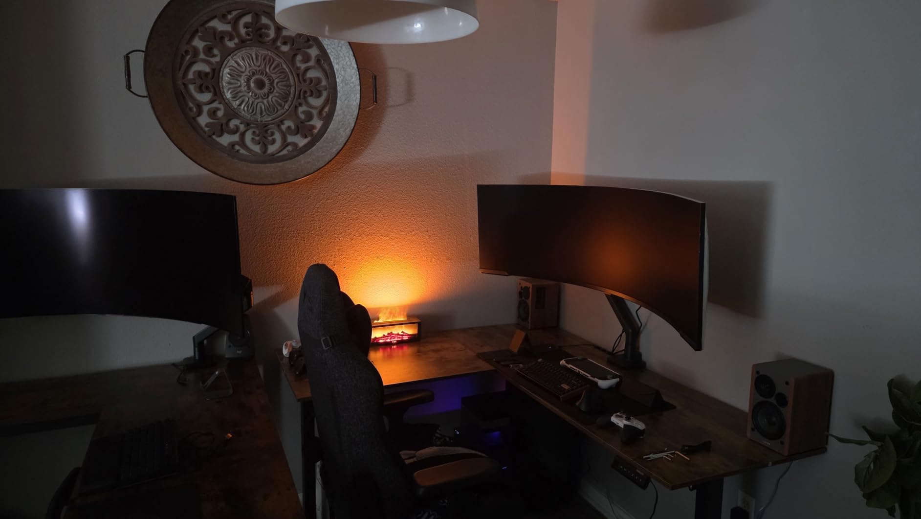 monTEK Single Monitor Arm for Max 45 Inch Ultrawide Screens Adjustable Monitor Desk Mount Holds 35 Lbs Cable Management with Clamp/Grommet Desk Mount, VESA 75/100mm, MA1007BK Customer Review monTEK Single Monitor Arm for Max 45 Inch Ultrawide Screens Adjustable Monitor Desk Mount Holds 35 Lbs Cable Management with Clamp/Grommet Desk Mount, VESA 75/100mm, MA1007BK - Customer Photo 1