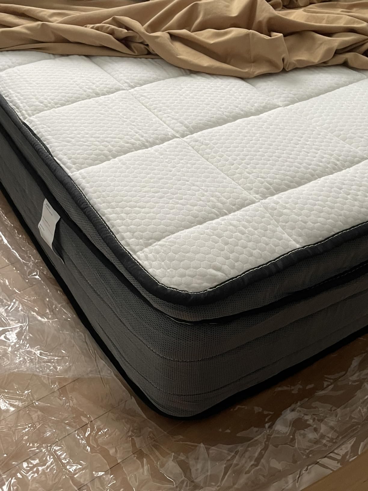 Queen Size Hybrid Mattress 14 Inch with Gel Memory Foam, Bed in a Box for Back Pain Relief, Motion Isolation, Body Support,Fiberglass Free & Medium Firm Feel, CertiPUR-US, 100 Night Trial - Customer Photo 1