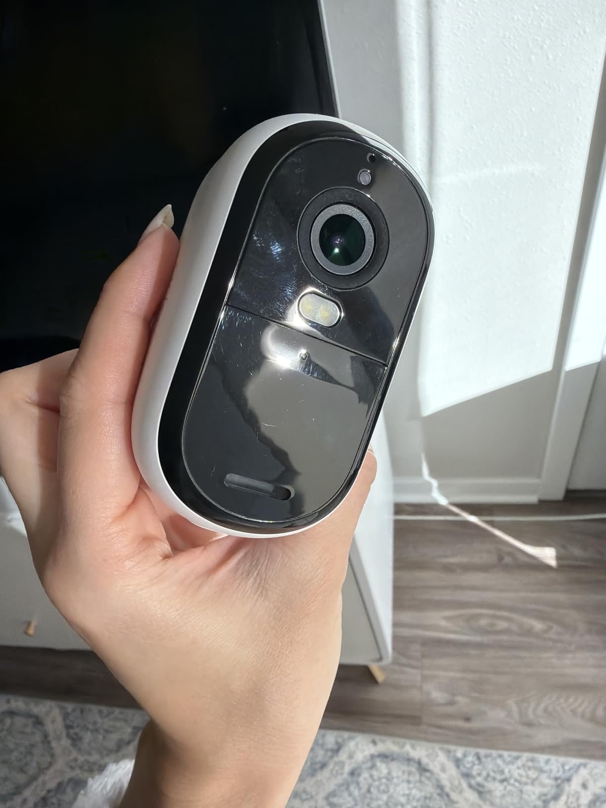 Arlo Essential Security Camera 2K (3rd Gen, 2025 Release) - Wireless Outdoor Camera, Battery Power, Person Recognition, Package Detection, Animated Preview, 1-Month Trial of Secure Plan, 3 Cam, White - Customer Photo 4