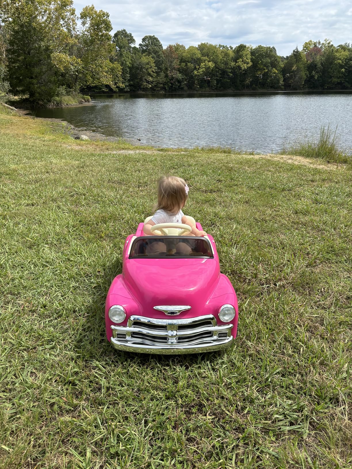 Joywhale 24V Ride on Truck 4WD Kids Electric Vehicle Licensed Chevorlet Ride on car with 7AH Big Battery, 320W Powerful Motors, 2 Seats, Music, 4 Wheel Suspension, 2 Speeds, LED Lights,Black - Customer Photo 2