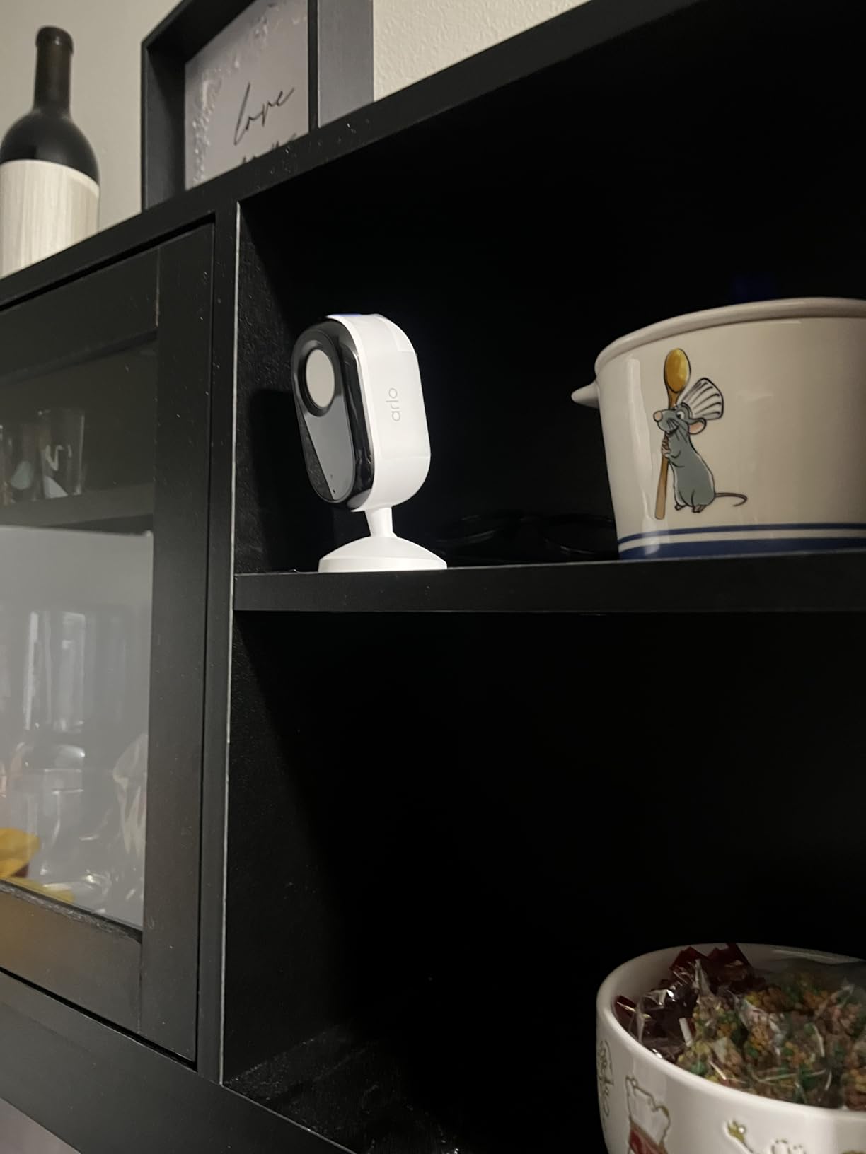 Arlo Essential Indoor Security Camera 2K (3rd Gen, 2025 Release) - Wired Plug-in Power, Person Recognition, Animal Detection, 1-Month Trial of Secure Plan, Automated Privacy Shield, 1 Cam, White - Customer Photo 5