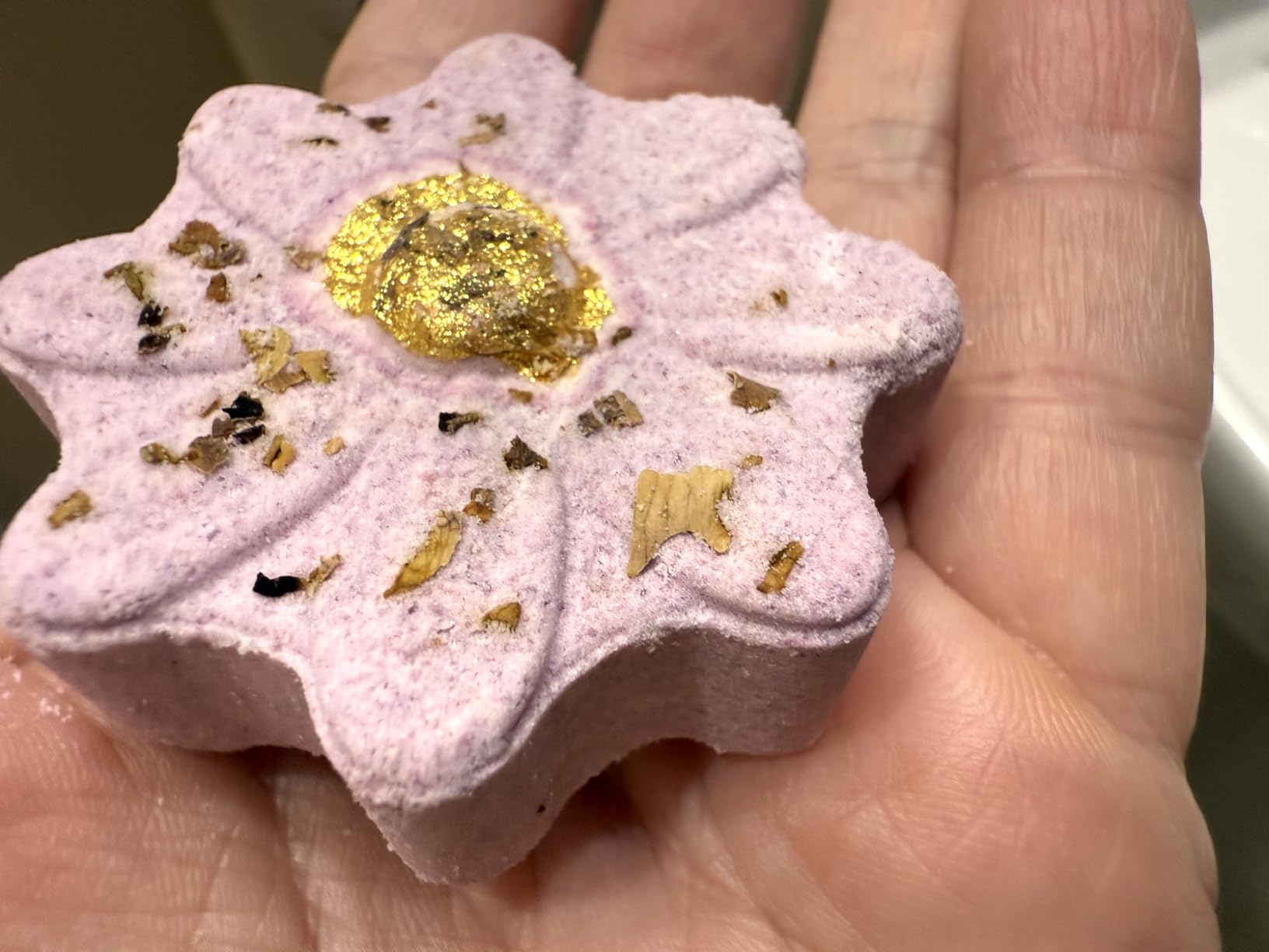 Momcozy Shower Steamers 14 Pack-7 Unique Shapes & Floral Scents, Long Lasting Fragrance, Gentle Formula, Perfect Travel & Gift Idea for Home Spa Relaxation - Customer Photo 2