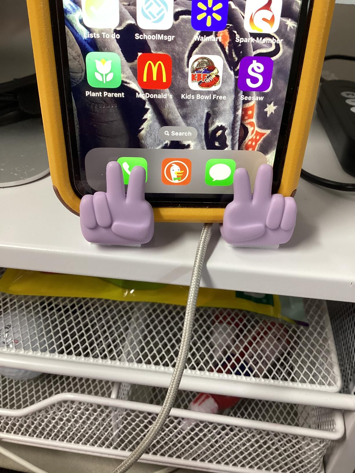 Cell Phone Stand Stocking Stuffers for Teens Girls Boys Kids Gifts: Upgrade Adjustable Peace Sign Thumbs Lazy Cell Phone Holder for Desk Cool Gadgets Birthday Gifts for Women Men Teenage Adults Wife Customer Review Cell Phone Stand Stocking Stuffers for Teens Girls Boys Kids Gifts: Upgrade Adjustable Peace Sign Thumbs Lazy Cell Phone Holder for Desk Cool Gadgets Birthday Gifts for Women Men Teenage Adults Wife - Customer Photo 2