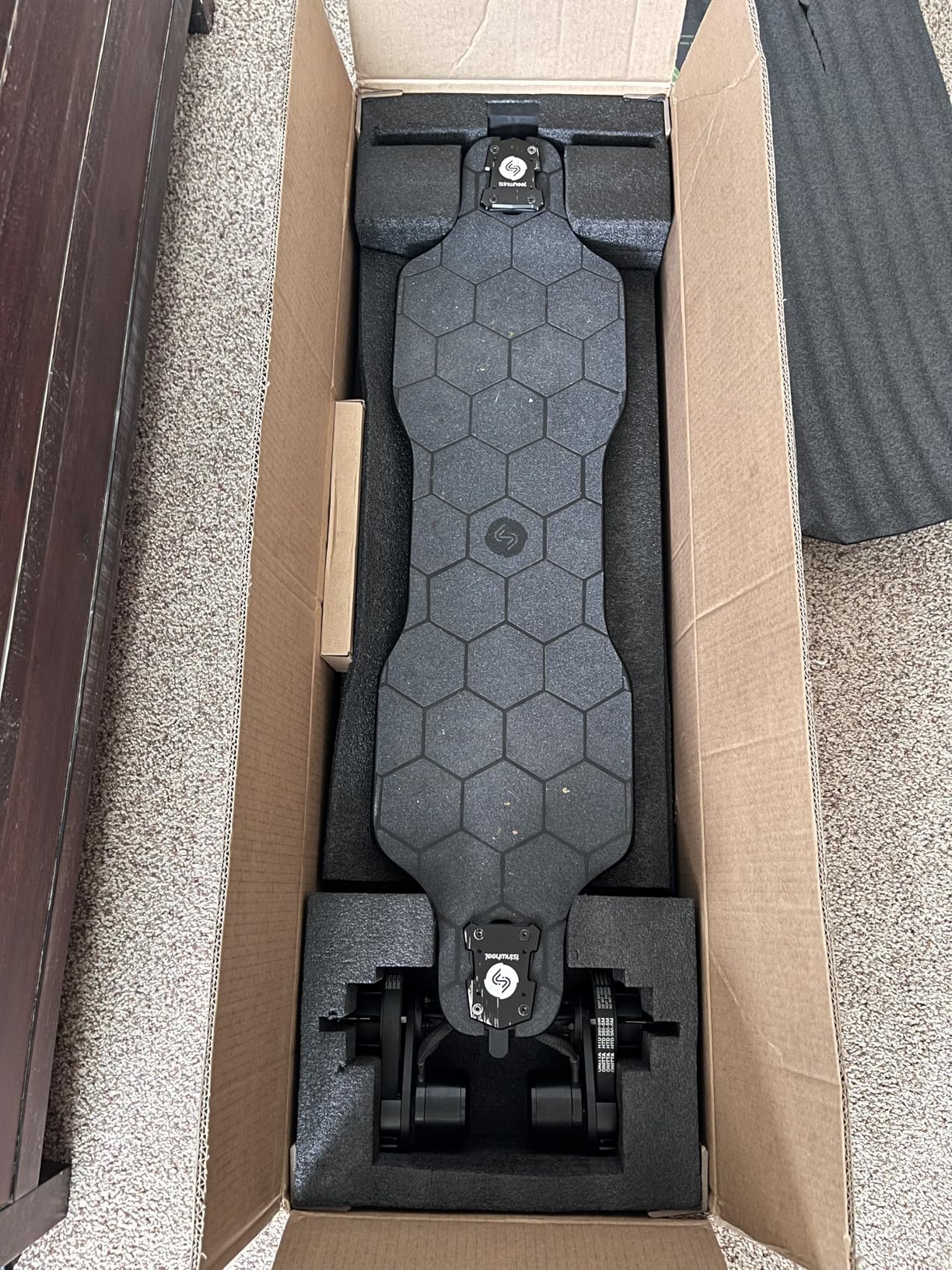 isinwheel V4/V6/V6pro/V8/V10 Electric Skateboard with Remote, 250W/450W/500W/1200W/3000W Brushless Motor, 9Mph/12Mph/30 Mph /32Mph Top Speed, Electric Longboard for Adults ＆Teens V6-450W - Customer Photo 1
