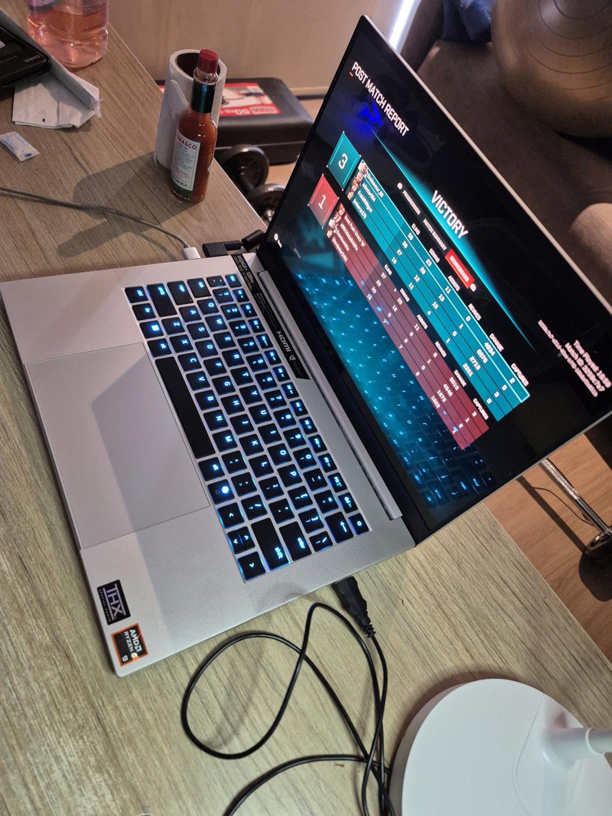 Blade 14 (2025) Gaming Laptop: NVIDIA GeForce RTX 5060 - AMD Ryzen AI 9 365 CPU - 3K 120Hz OLED Display - 16GB LPDDR5X RAM - 1TB SSD - Thin & Lightweight - Chroma RGB - Windows - Black - Customer Photo 2