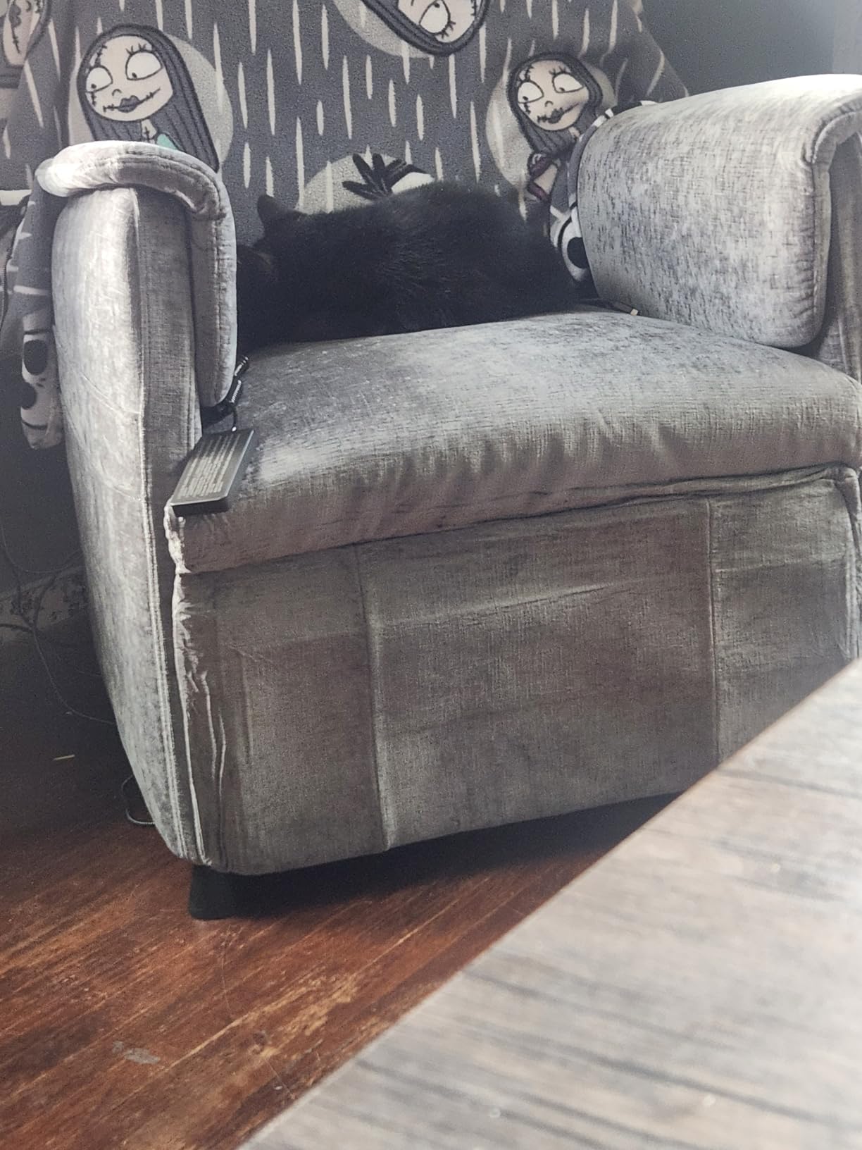 Amada Power Recliner Chair, Chenille Electric Reclining Chair for Adults for Small Spaces with Remote & Side Pockets, Thick Seat Cushion for Living Room & Bedroom, Home Theater, RV - Customer Photo 2