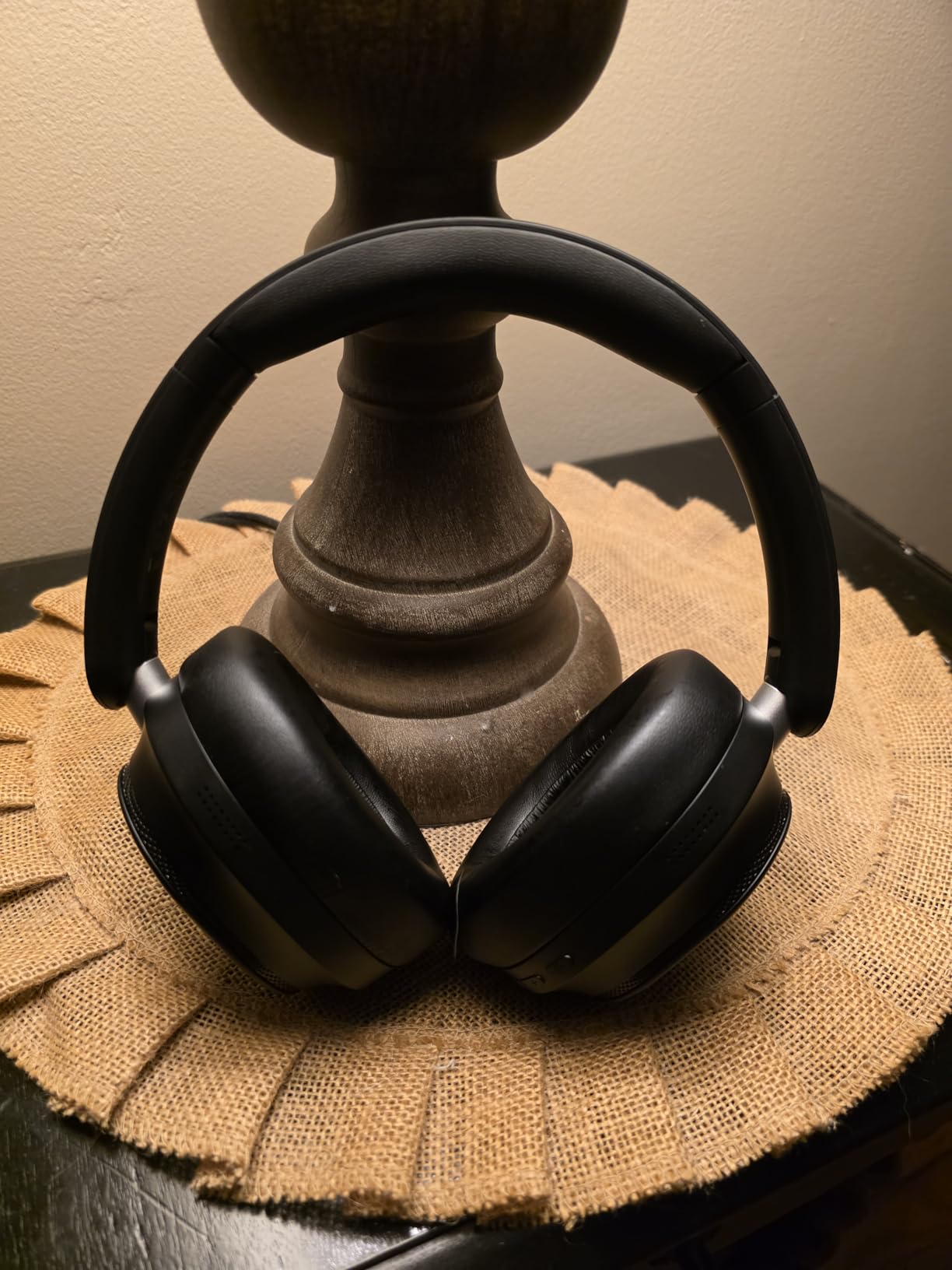 Hybrid Active Noise Cancelling Headphones, Over Ear Bluetooth 6.0 Wireless Headphones, 50H Playtime, Deep Bass, HiFi Stereo Sound, Lightweight Foldable for Travel, Home and Office（Black） - Customer Photo 1