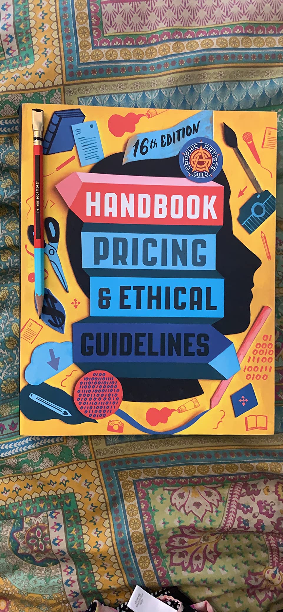 Graphic Artists Guild Handbook, 16th Edition: Pricing & Ethical Guidelines Customer Review Graphic Artists Guild Handbook, 16th Edition: Pricing & Ethical Guidelines - Customer Photo 1
