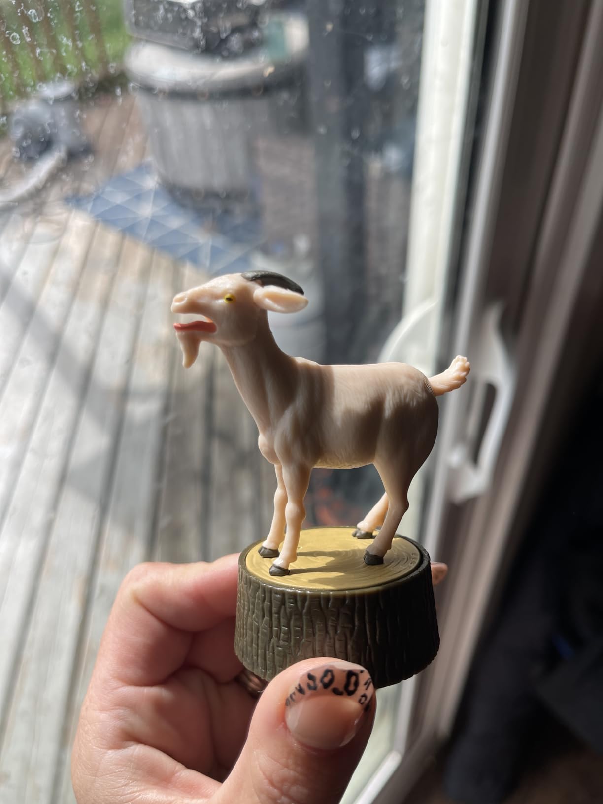 The Screaming Goat (Book & Figure) - Customer Photo 1