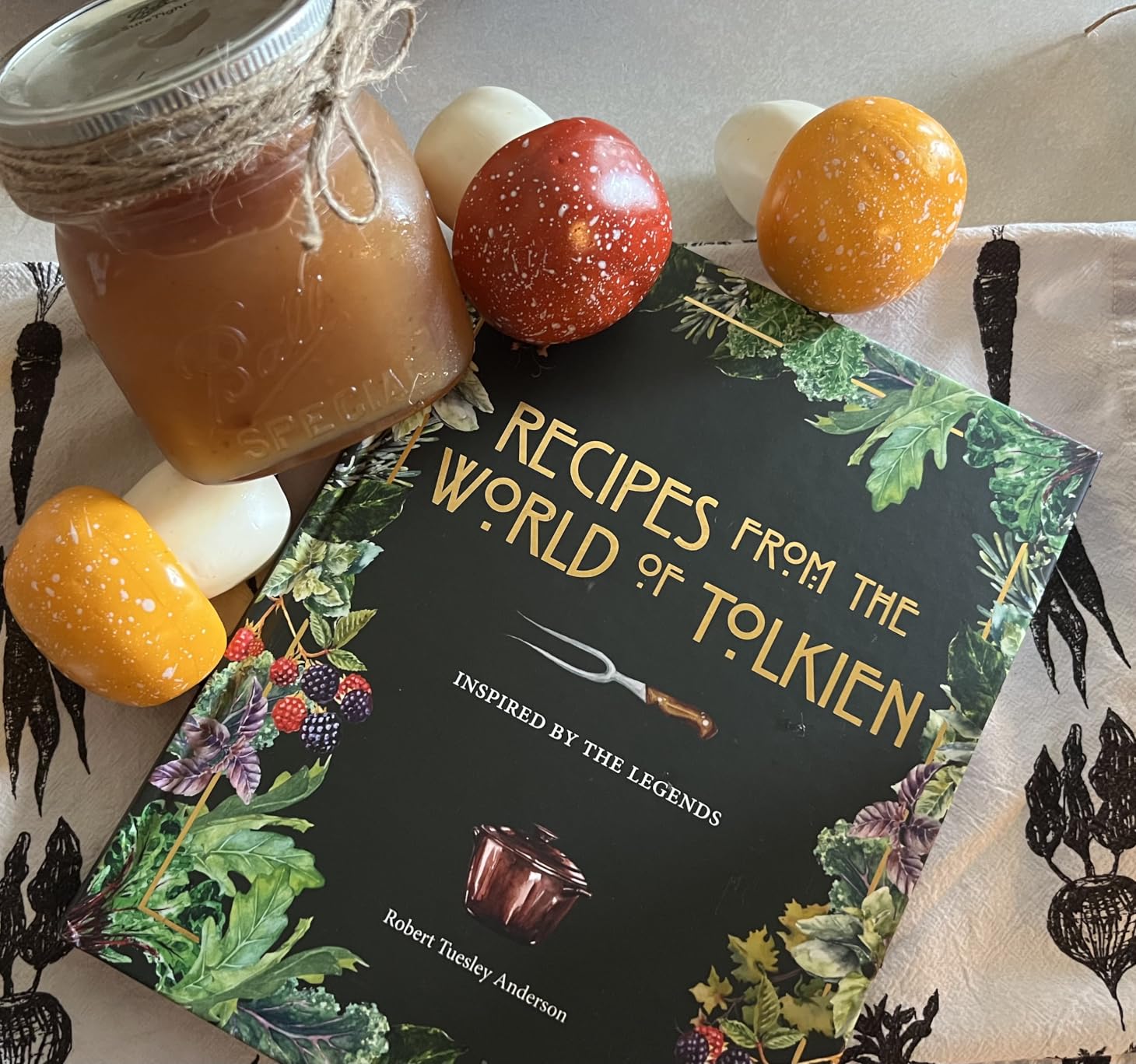 Recipes from the World of Tolkien: Inspired by the Legends (Literary Cookbooks) - Customer Photo 2