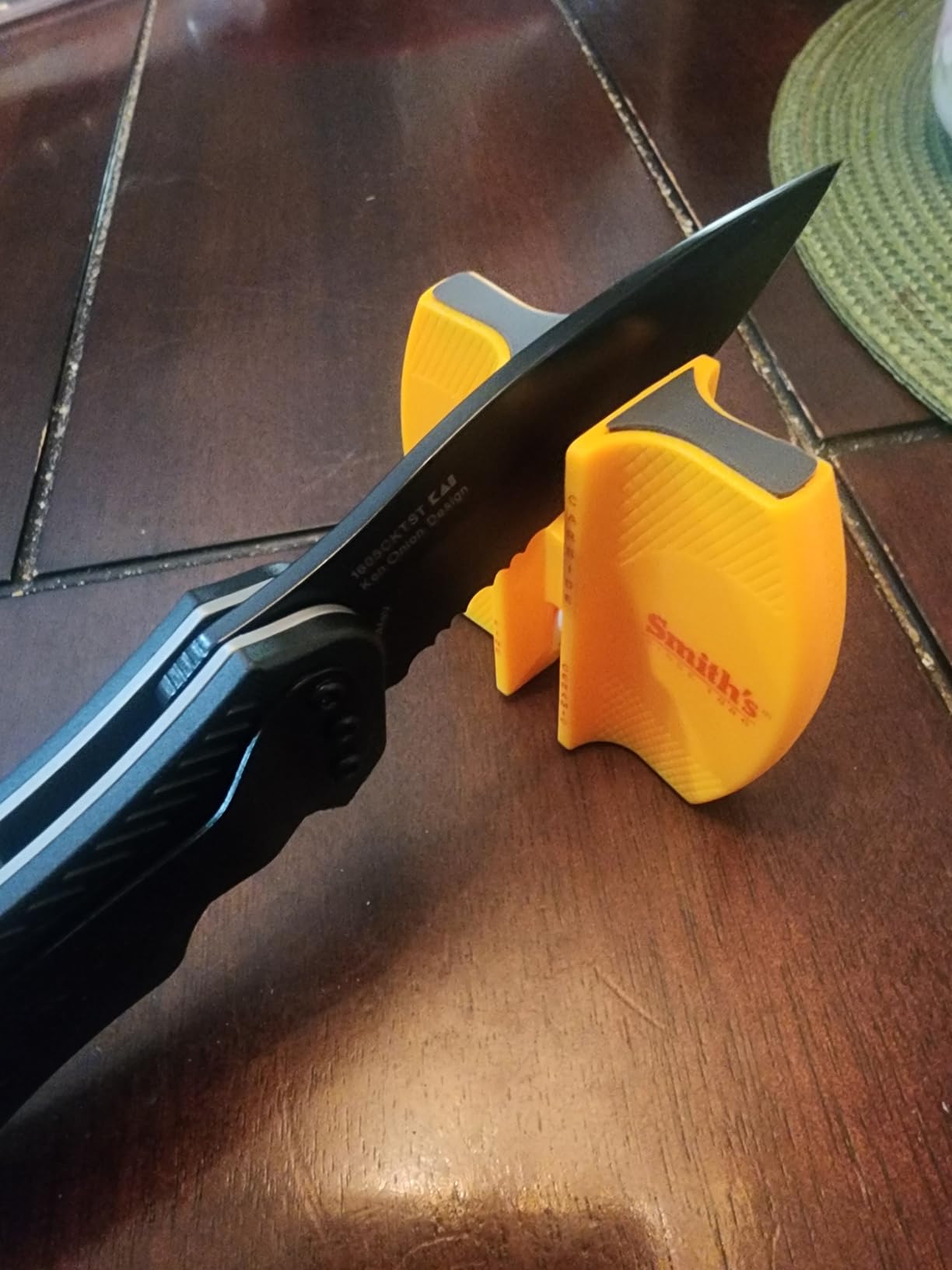 Smith's CCKS 2-Step Knife Sharpener - Yellow - 2-Step Preset Coarse & Fine Slots - Outdoor Handheld Knife Sharpener - Fishing, Hunting, Fillet, Pocket Knives - Compact Plastic Portable Keychain Tool - Customer Photo 1