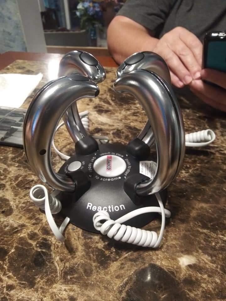 Lightning Reaction Reloaded - Shocking Game - Customer Photo 2