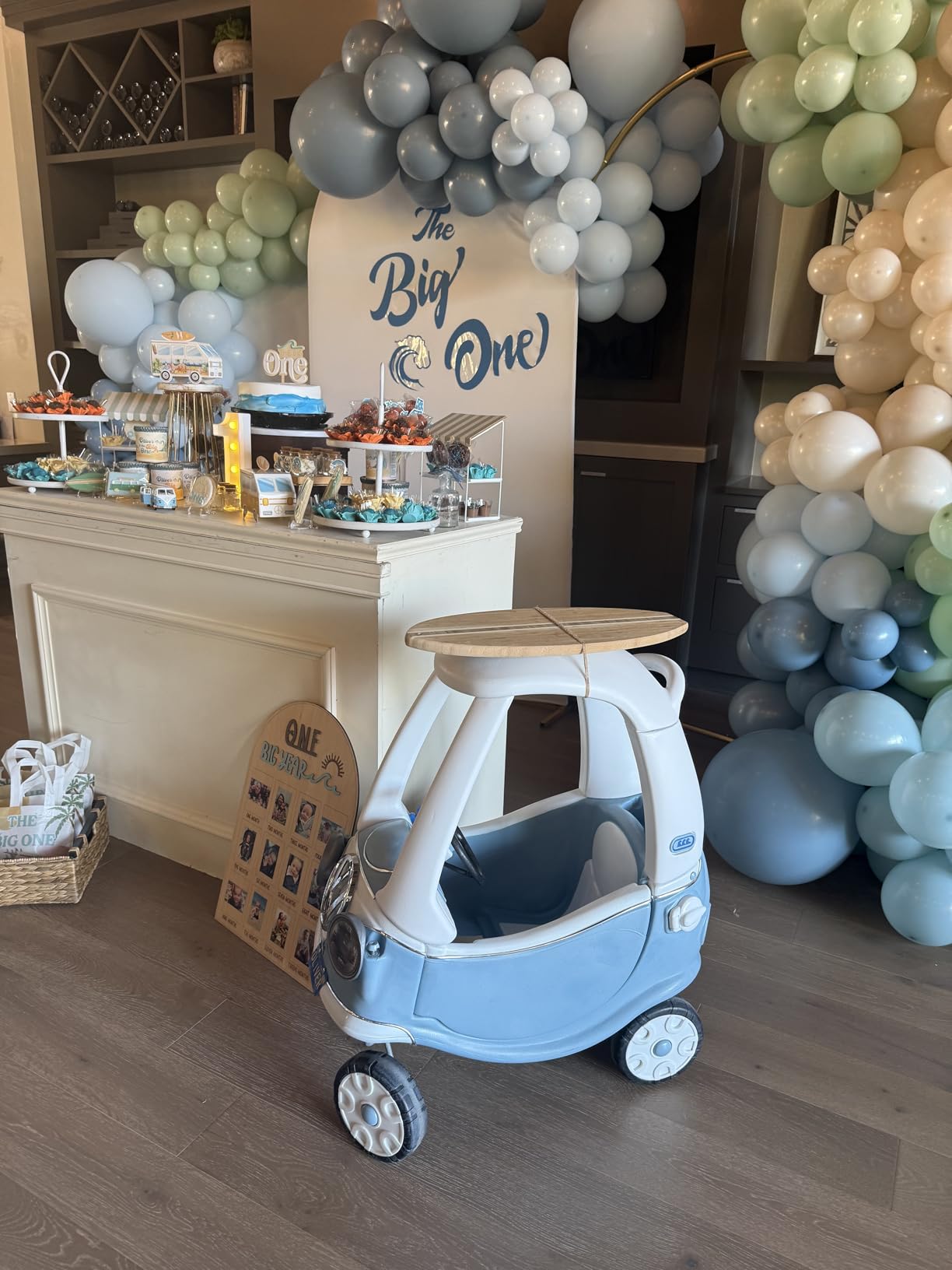 Totally Bamboo Lil' Surfer Surfboard Shaped Bamboo Serving and Cutting Board, 14-1/2