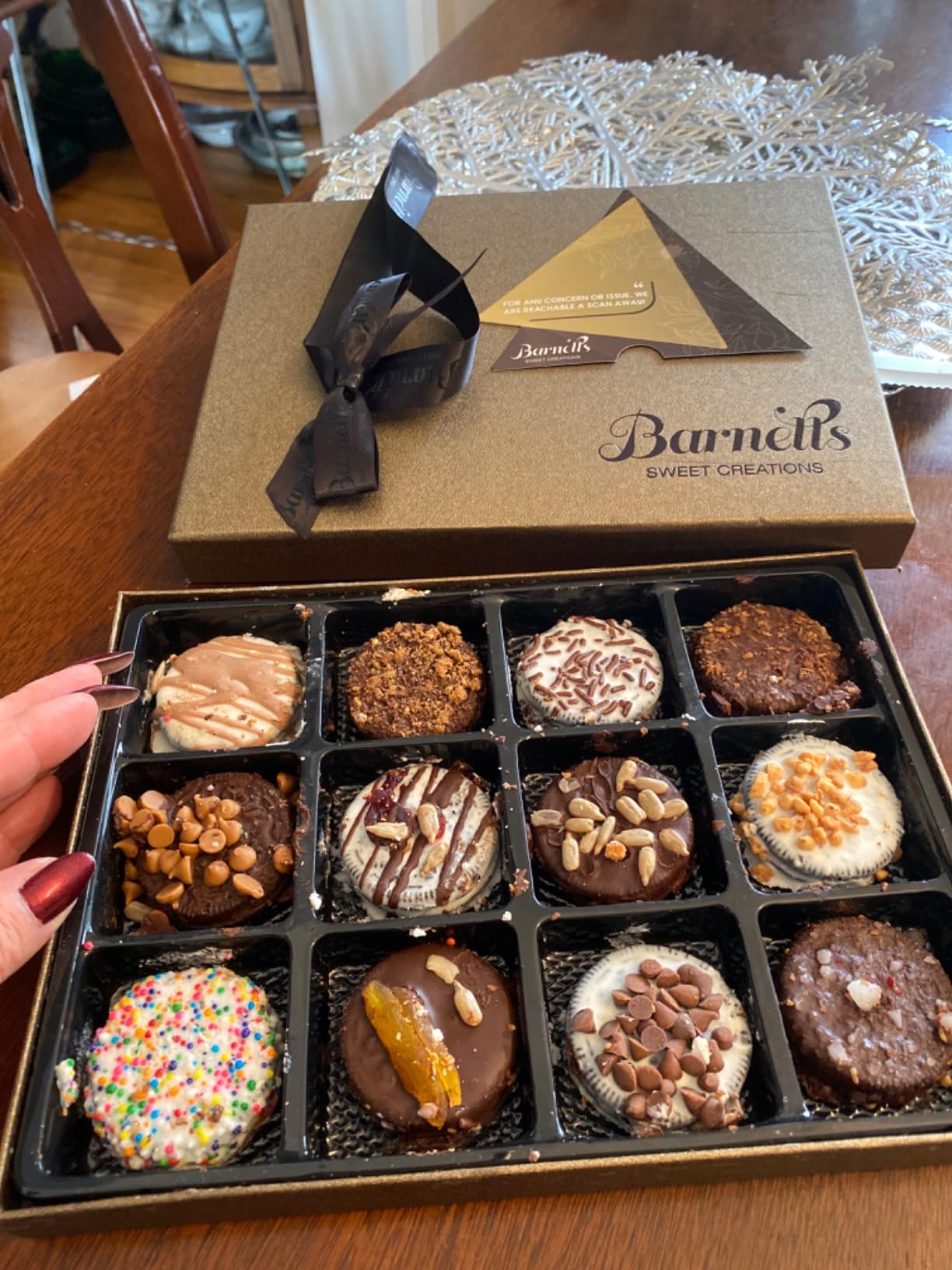 Barnetts Christmas Holiday Thanksgiving Gift Basket, 12 Chocolate Covered Cookies, Gourmet Candy Box Baskets for Prime Food Delivery, Gifts for Dad, Husband, Grandfather, Brother, Son, Father Customer Review Barnetts Christmas Holiday Thanksgiving Gift Basket, 12 Chocolate Covered Cookies, Gourmet Candy Box Baskets for Prime Food Delivery, Gifts for Dad, Husband, Grandfather, Brother, Son, Father - Customer Photo 1