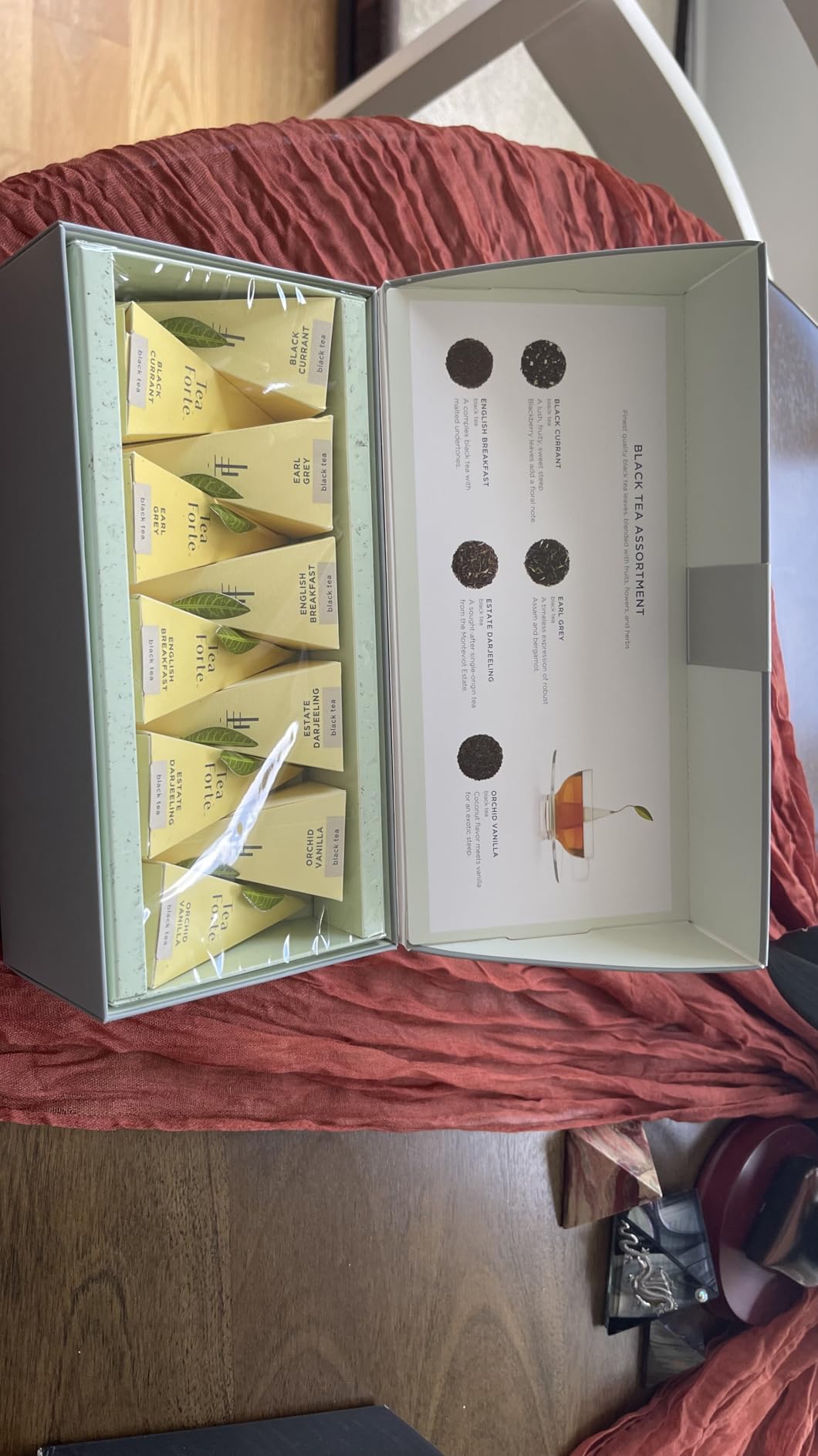 Tea Forte Lotus Presentation Box Tea Gift Set Sampler, 20 Assorted Variety Handcrafted Pyramid Infuser Bags, Black, Green, Oolong, White, Herbal Blends - Customer Photo 2