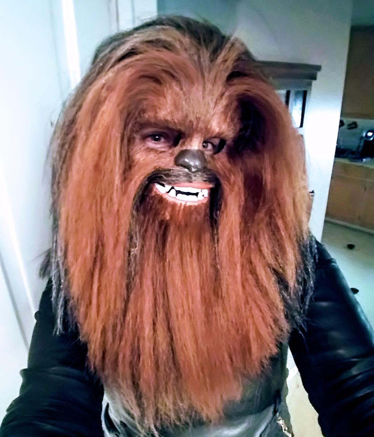 STAR WARS Movie Roaring Chewbacca Wookiee Sounds Mask, Funny GRAAAAWR Noises, Sound Effects, 5+ (Amazon Exclusive) Customer Review STAR WARS Movie Roaring Chewbacca Wookiee Sounds Mask, Funny GRAAAAWR Noises, Sound Effects, 5+ (Amazon Exclusive) - Customer Photo 1