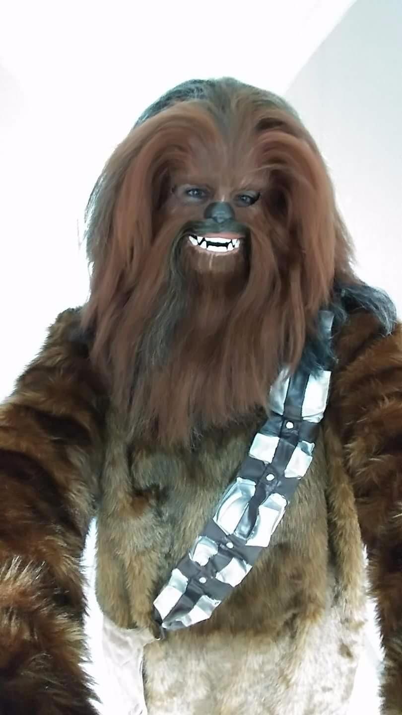 STAR WARS Movie Roaring Chewbacca Wookiee Sounds Mask, Funny GRAAAAWR Noises, Sound Effects, 5+ (Amazon Exclusive) - Customer Photo 2