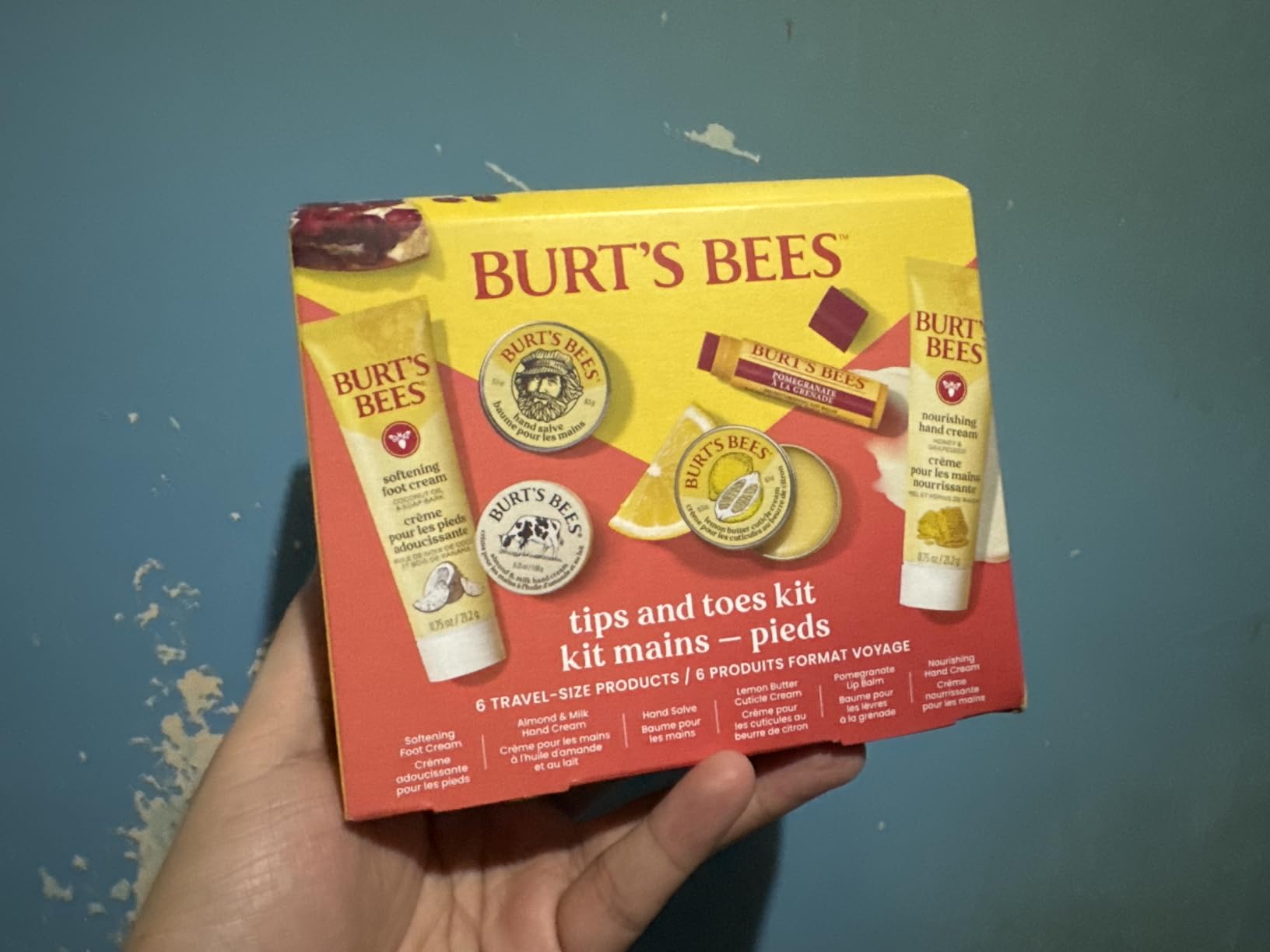Burt's Bees Gifts Ideas - Classics Set, 6 Products in Giftable Tin – Cuticle Cream, Hand Salve, Lip Balm, Res-Q Ointment, Hand Repair and Foot Cream - Customer Photo 1
