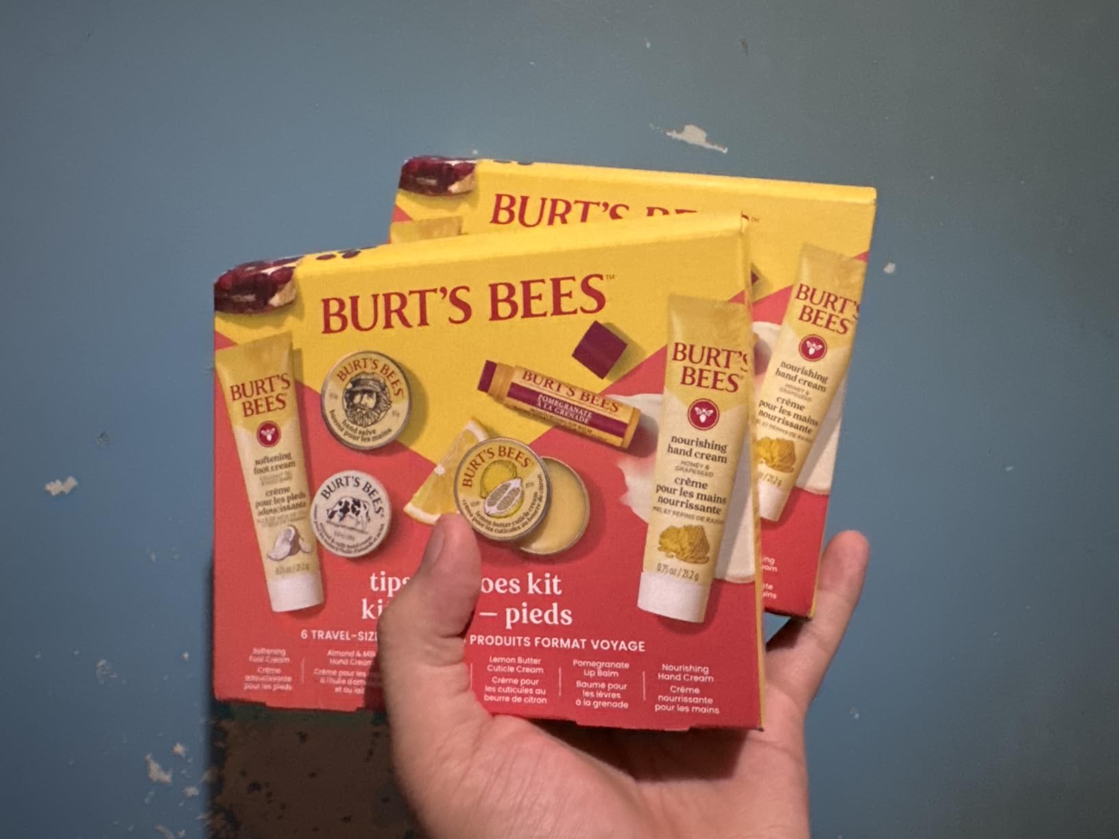 Burt's Bees Gifts Ideas - Classics Set, 6 Products in Giftable Tin – Cuticle Cream, Hand Salve, Lip Balm, Res-Q Ointment, Hand Repair and Foot Cream - Customer Photo 2